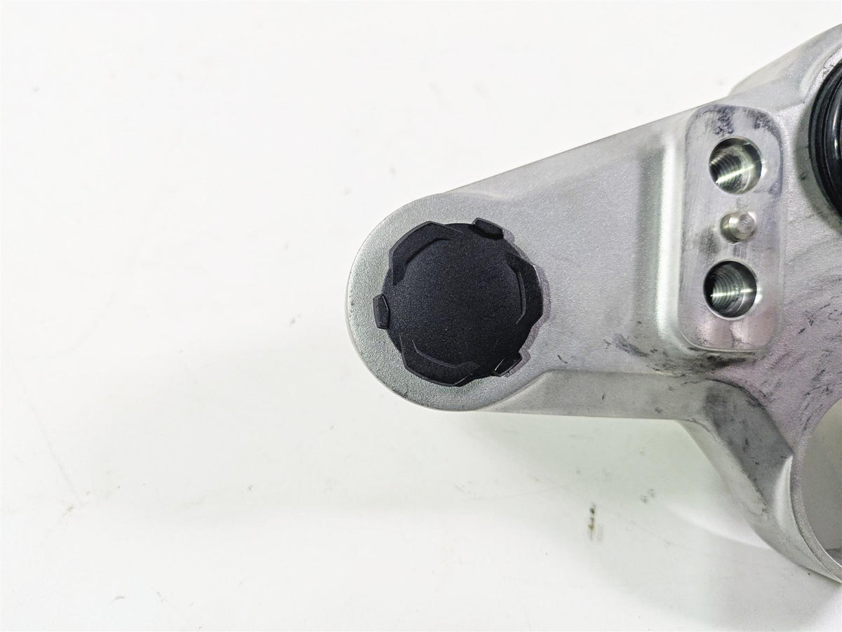 2010 BMW R1200GS K25 Upper Triple Tree Steering Clamp 31427718170 {{ shop.shopifyCountryName }} - Mototech271