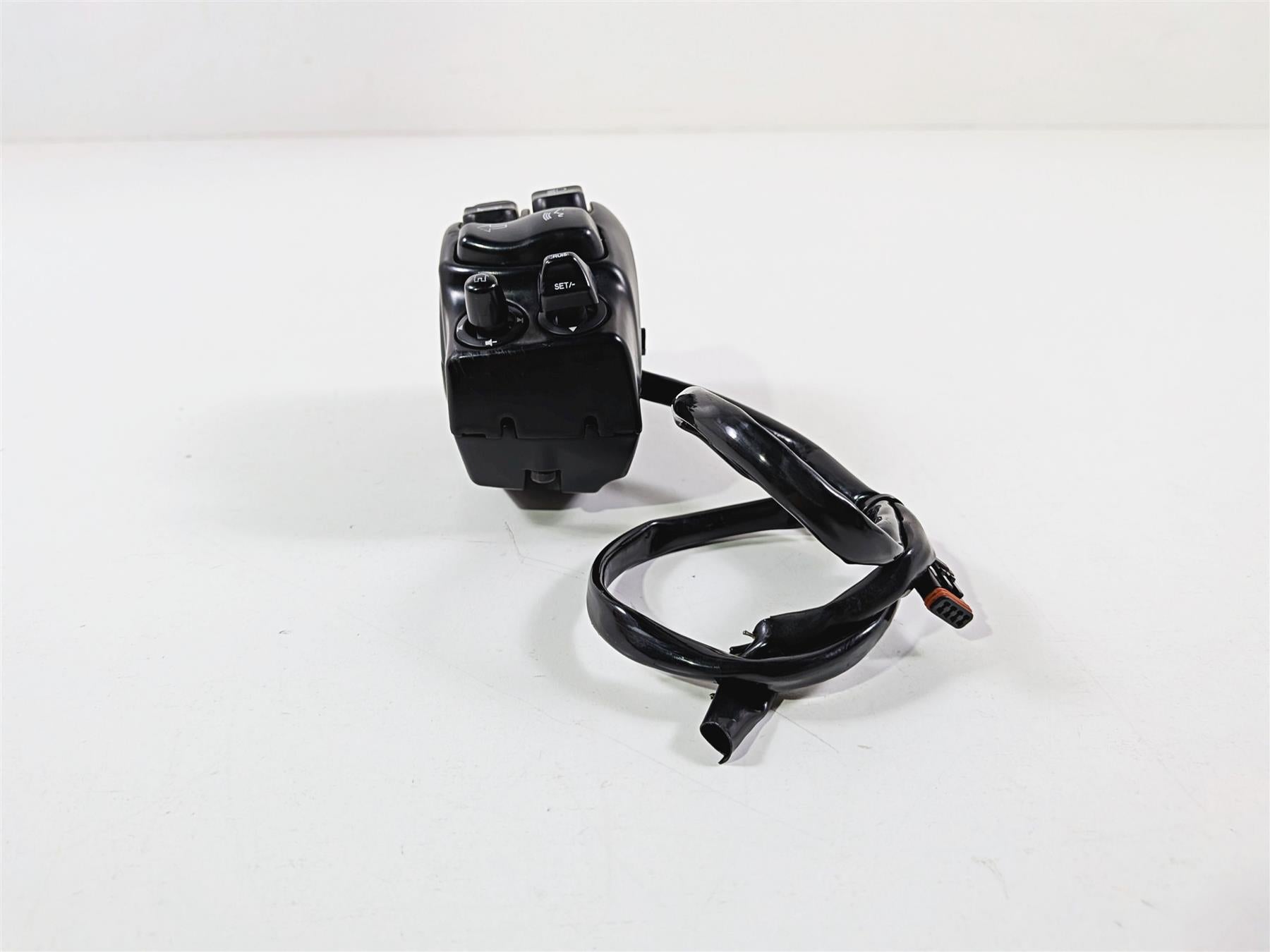 2016 Harley Touring FLHX Street Glide Left Hand Cruise Control Switch 71500128A {{ shop.shopifyCountryName }} - Mototech271