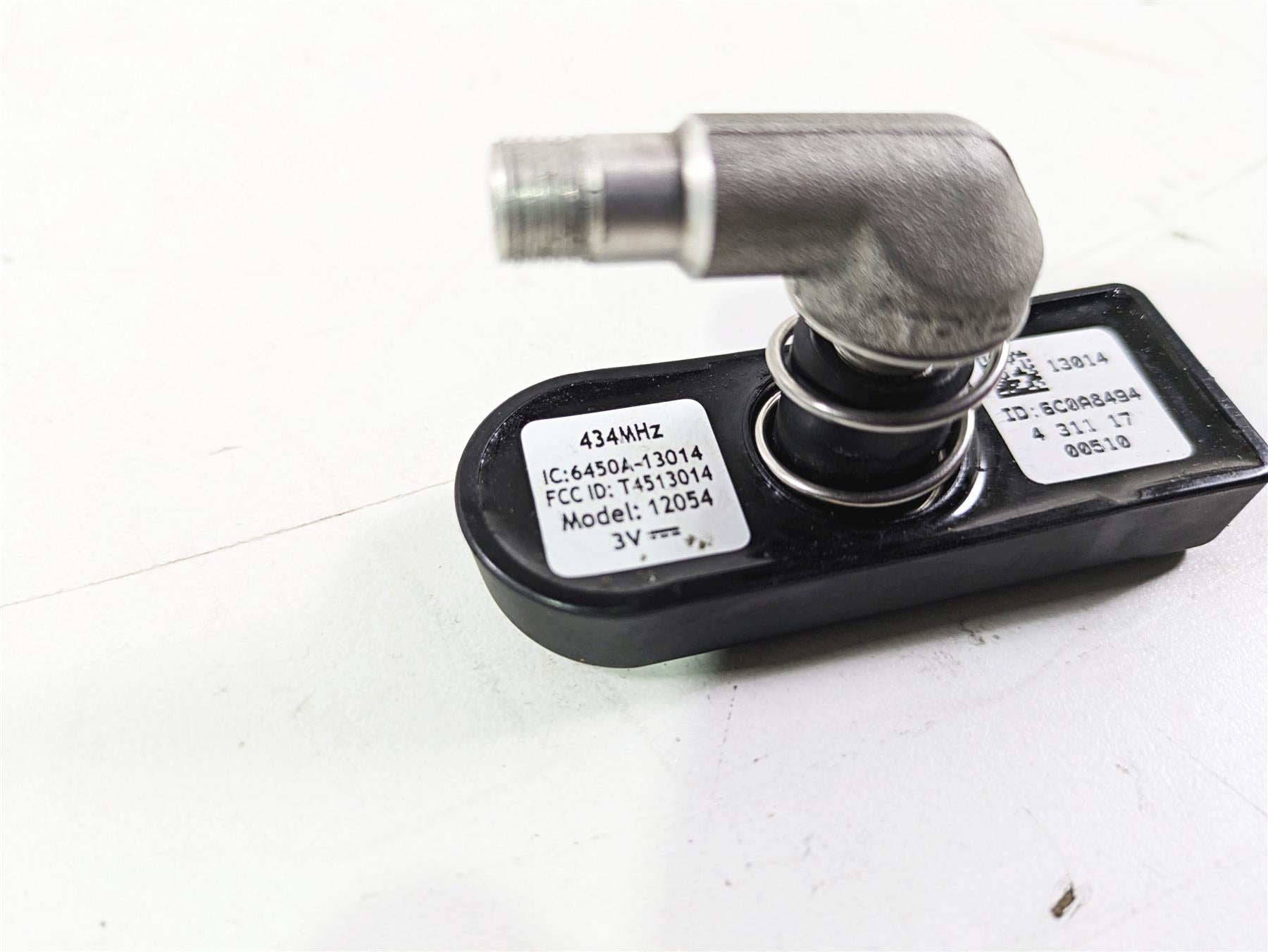 2019 Triumph Speed Triple RS 1050 Rear Wheel Tire Pressure Sensor TPS T4513014 {{ shop.shopifyCountryName }} - Mototech271