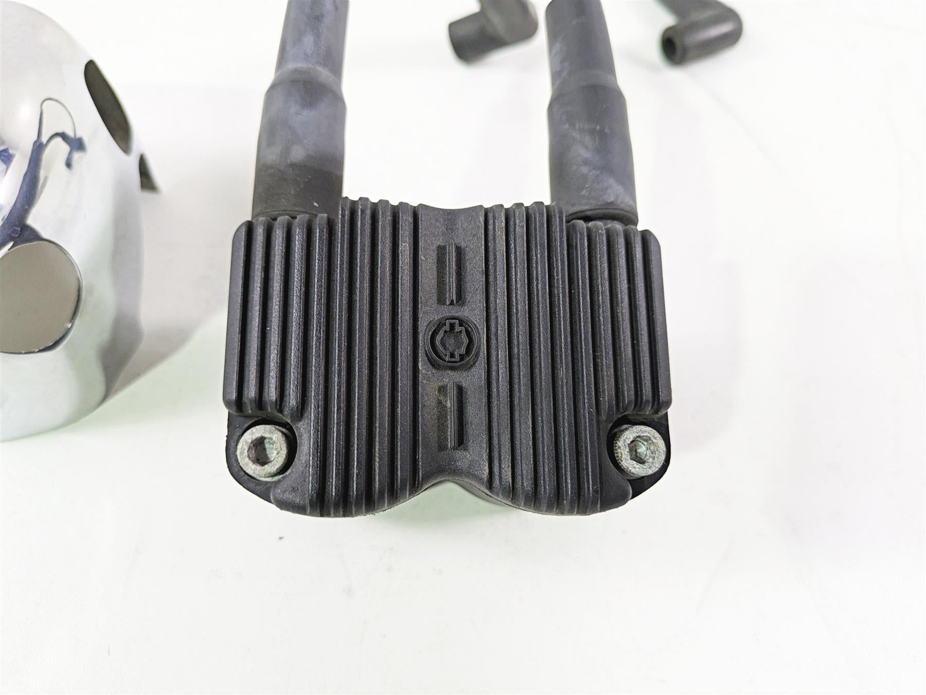 2004 Harley Softail FXSTDI Deuce Ignition Coil & Wires & Chrome Cover 31743-01 {{ shop.shopifyCountryName }} - Mototech271
