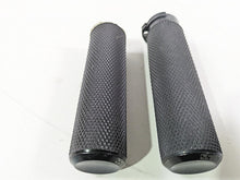 Load image into Gallery viewer, 2002 Big Dog Pitbull Harley 1&quot; Bar Arlen Ness Fusion Hand Grip Set 405-0553
