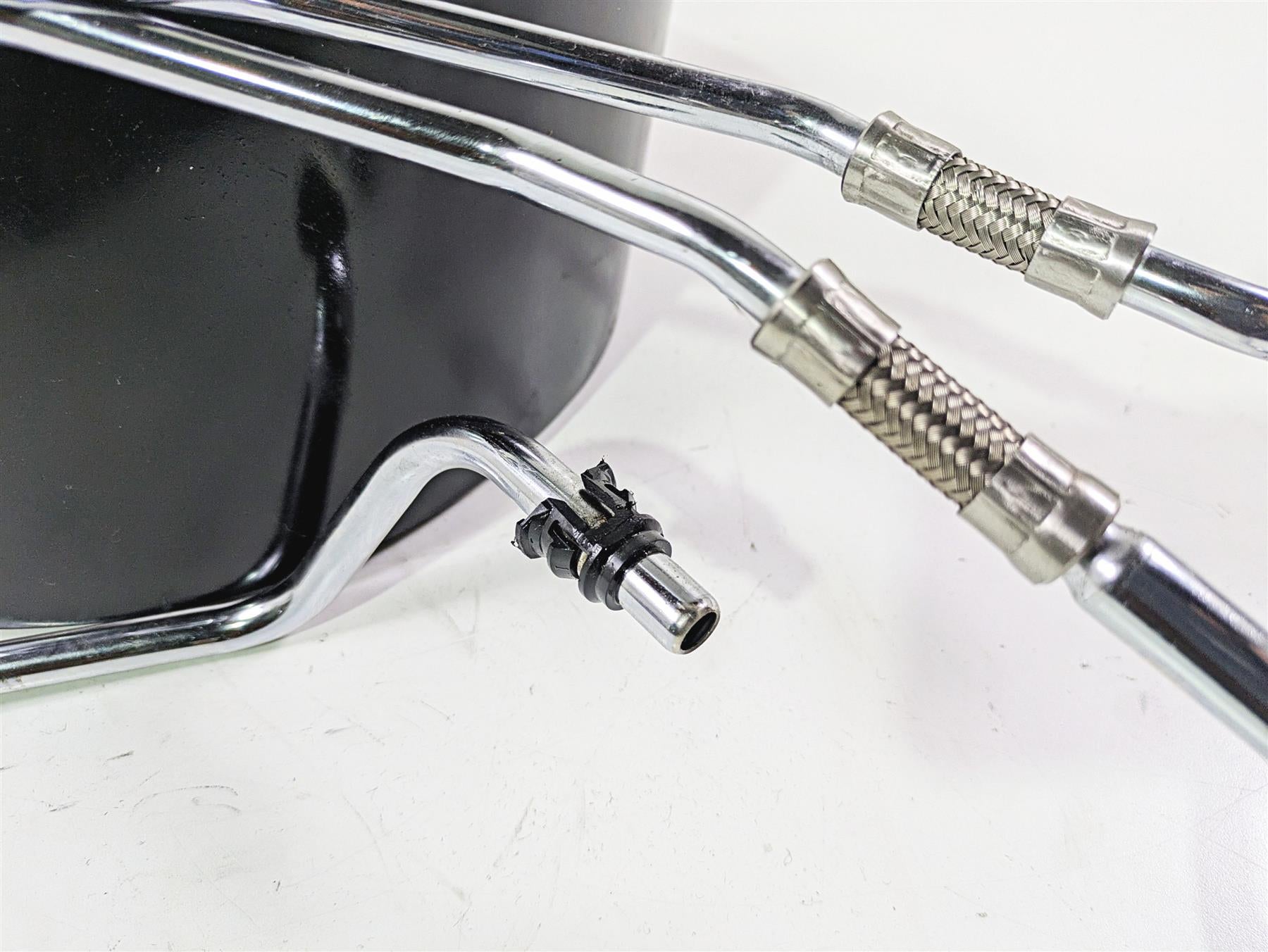 2014 Harley FLS Softail Slim Oil Tank Reservoir & Hoses Set - Read 62492-01A {{ shop.shopifyCountryName }} - Mototech271