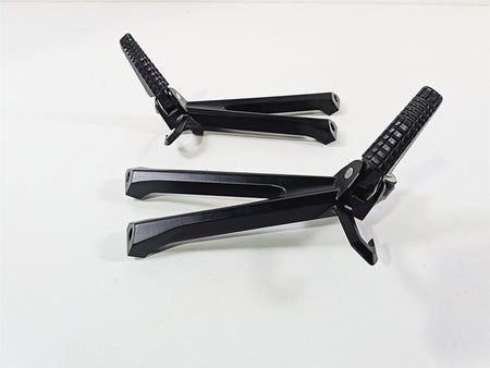 2024 Suzuki GSXR600 Passenger Footpeg Foot Peg Rest Set 43600-14J30 43700-14J30 {{ shop.shopifyCountryName }} - Mototech271