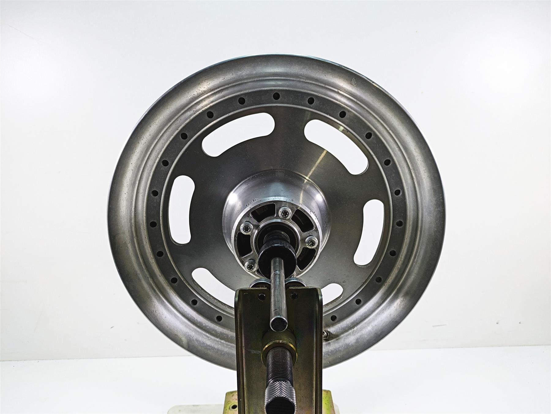 2009 Harley FXDF Dyna Fat Bob Straight 16x3 Slotted Front Wheel Rim 43300172 {{ shop.shopifyCountryName }} - Mototech271