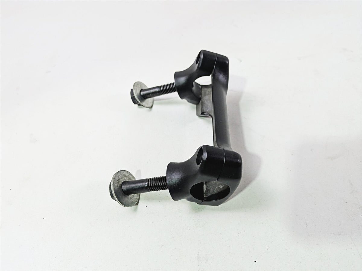 2017 Indian Chieftain Limited Handlebar Holder Riser Set 5138354 {{ shop.shopifyCountryName }} - Mototech271