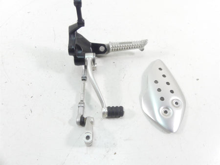 2017 Triumph Thruxton 1200 R Left Front Footpeg Shifter Set T2088079 T2081562 {{ shop.shopifyCountryName }} - Mototech271