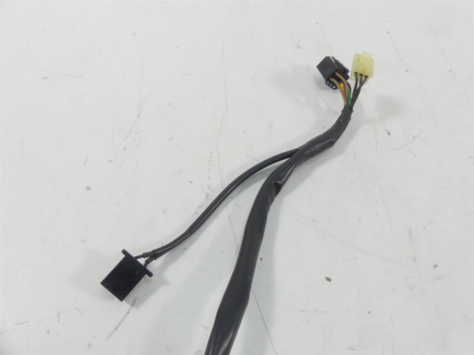 2013 Yamaha VMX17 V-Max 1700 Left Blinker Lights Control Switch 2S3-83972-00-00 {{ shop.shopifyCountryName }} - Mototech271
