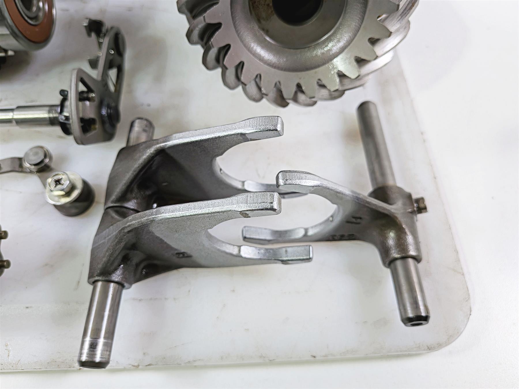 2009 Yamaha VMX17 V-Max 1700 Transmission & Middle Gear Set 2S3-Y1754-00 {{ shop.shopifyCountryName }} - Mototech271