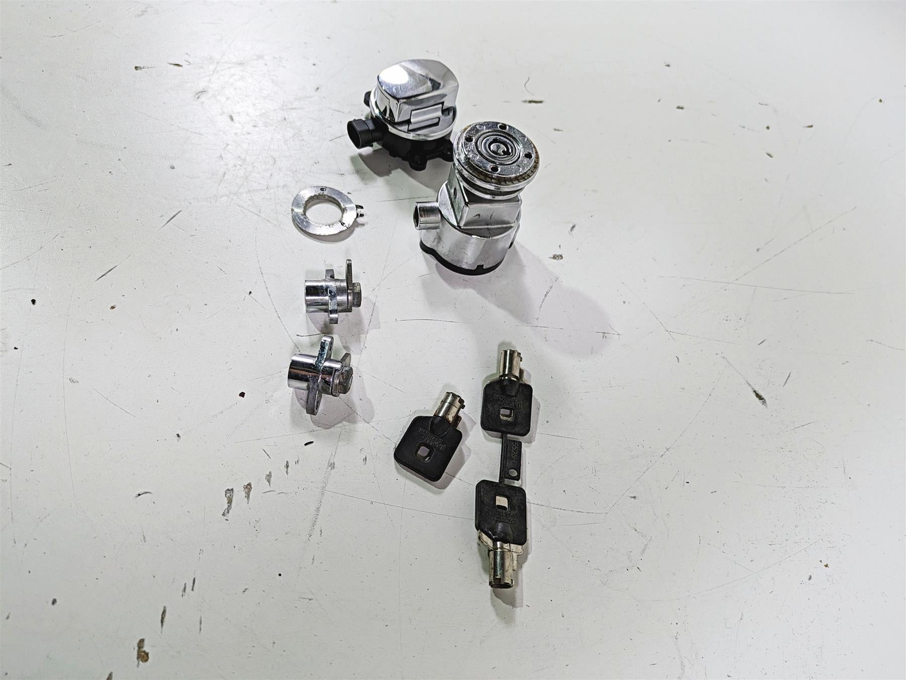 2012 Harley FLD Dyna Switchback Ignition Switch Saddlebag Key Lock Set 71304-04 {{ shop.shopifyCountryName }} - Mototech271