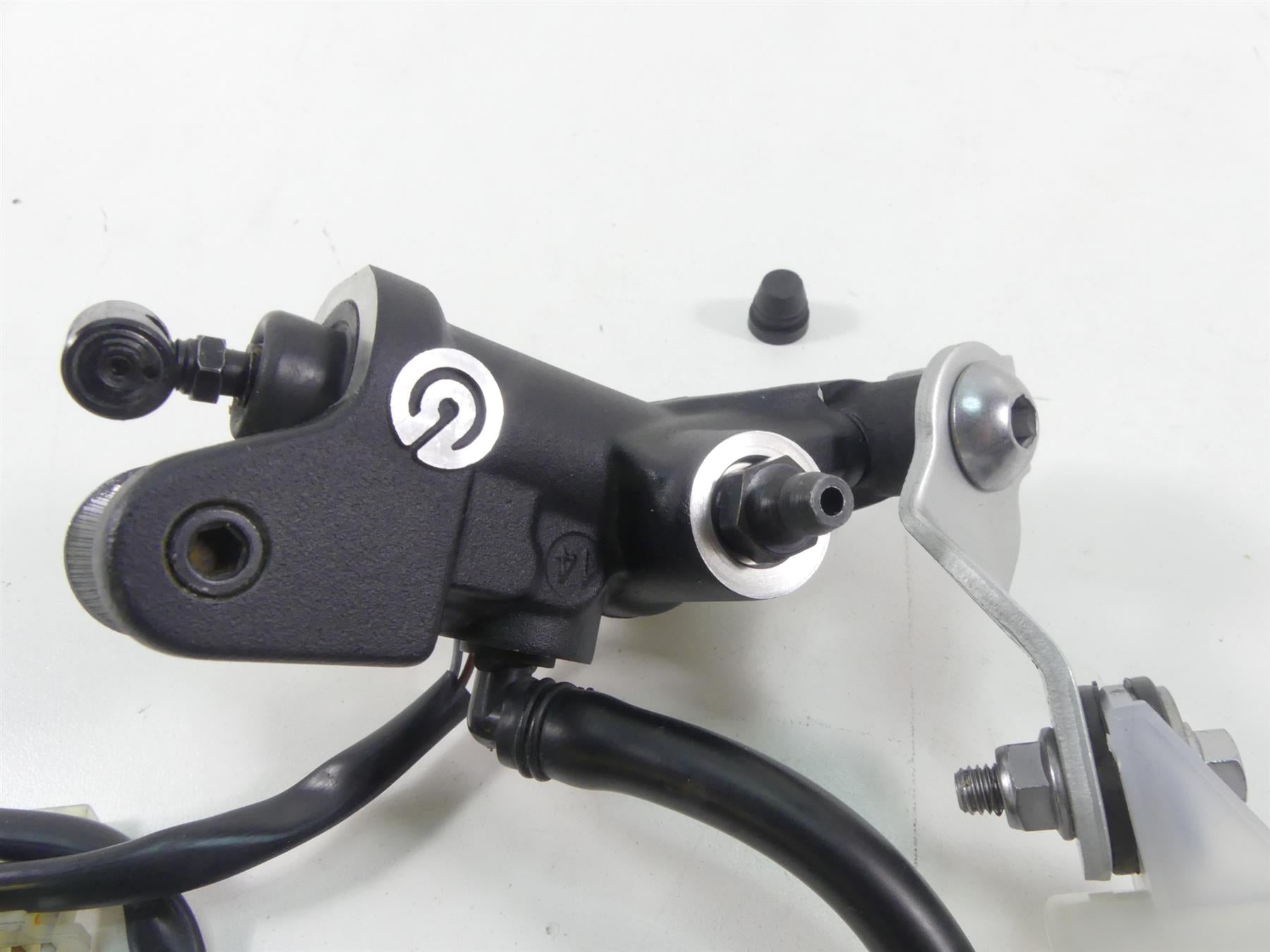 2015 Triumph 1050 Speed Triple R Front Brembo Radial Brake Master Cylin T2024850 {{ shop.shopifyCountryName }} - Mototech271