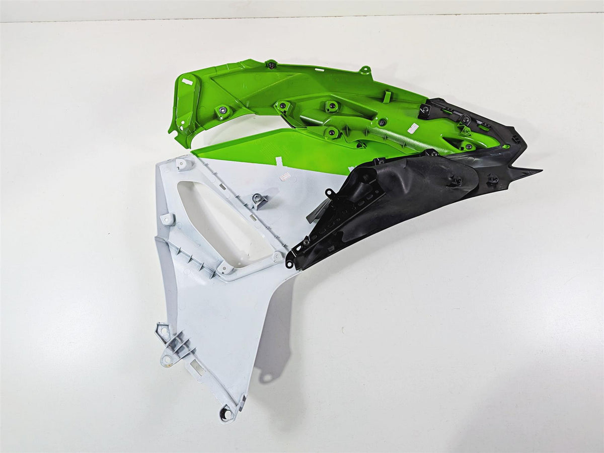 2024 Kawasaki EX500 Ninja 40th An. Left Side Main Cover Fairing 55061-5200 {{ shop.shopifyCountryName }} - Mototech271