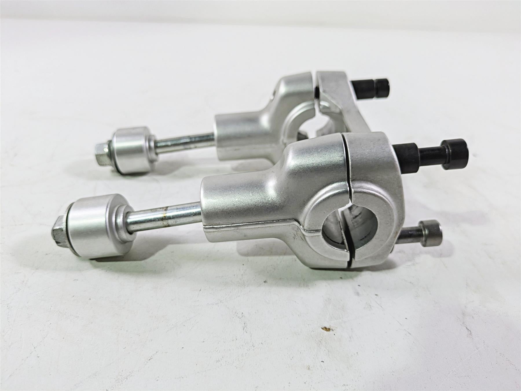 2013 Ducati Hyperstrada 821 Handlebar Riser Holder & Extension Set 36011441AB {{ shop.shopifyCountryName }} - Mototech271