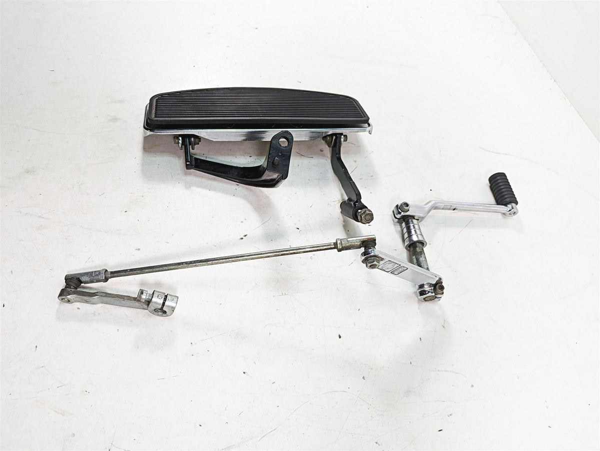 2010 Harley Touring FLHTCU Electra Glide Left Floorboard + Shift Lever 33895-82E {{ shop.shopifyCountryName }} - Mototech271