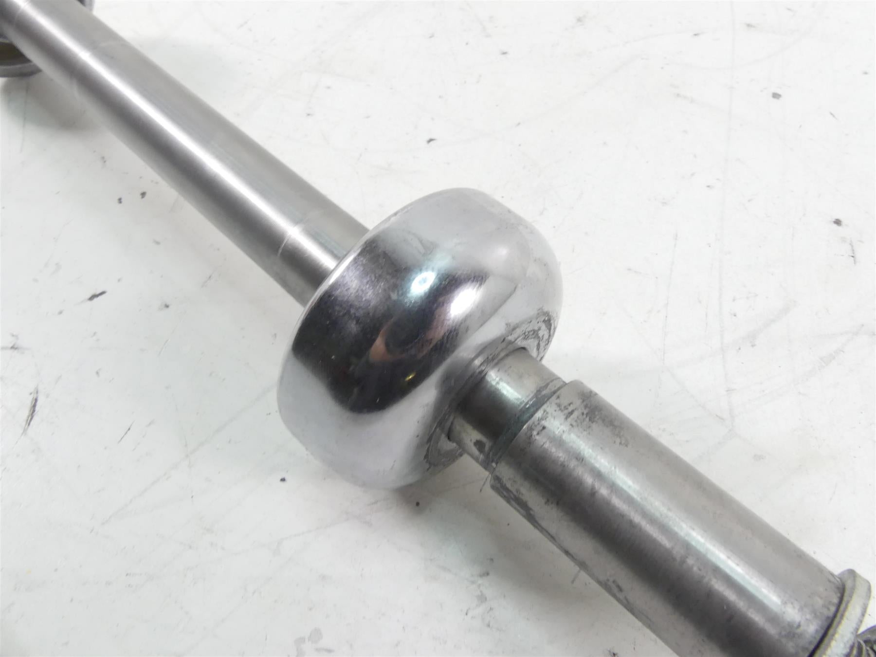 2004 Harley Softail FXSTD SE CVO Deuce Front 3/4" Wheel Spindle Axle 43354-00 {{ shop.shopifyCountryName }} - Mototech271