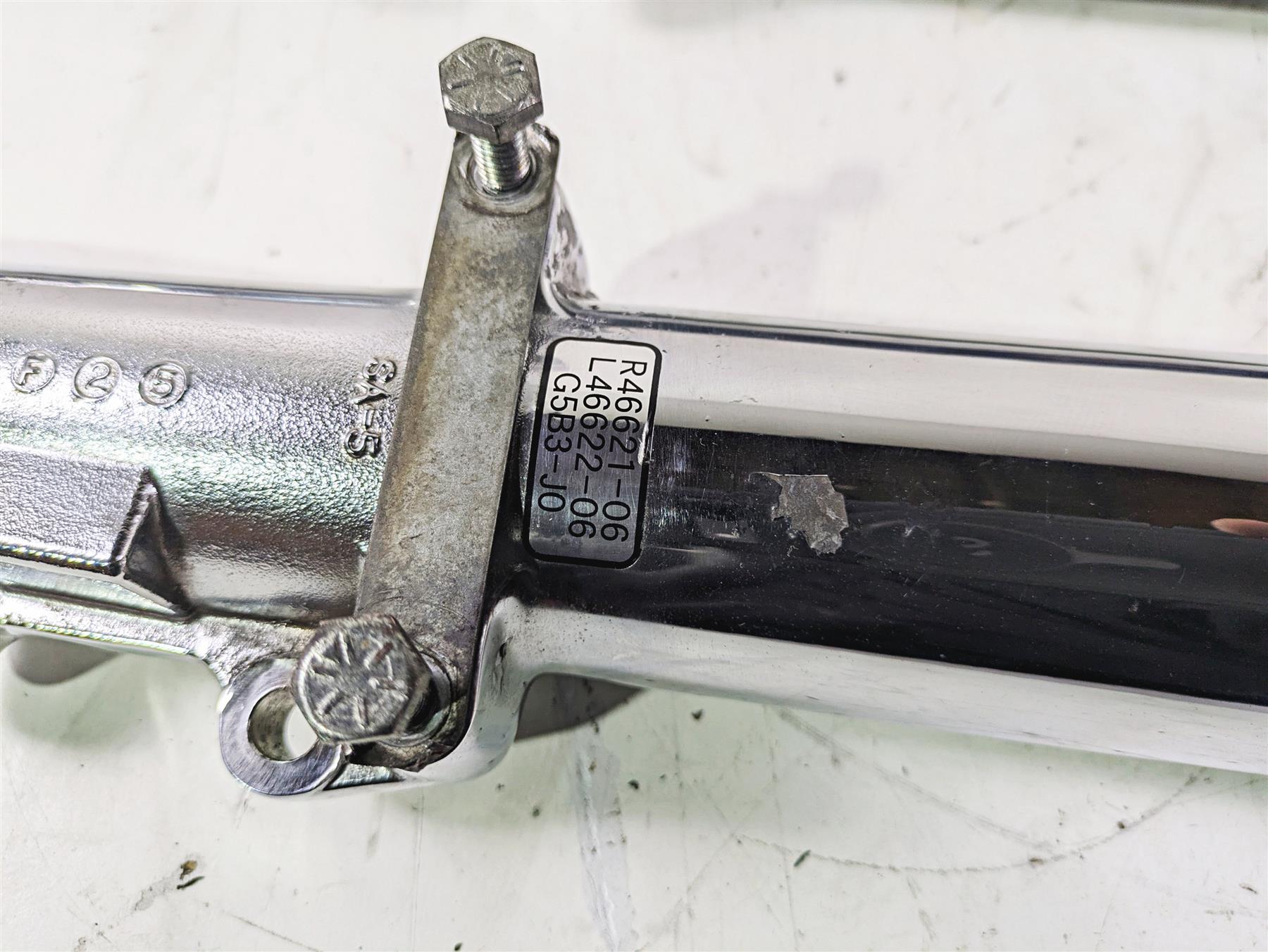 2007 Harley Touring FLHTCU SE CVO E-Glide Front Chrome Fork Leg Set 46621-06 {{ shop.shopifyCountryName }} - Mototech271