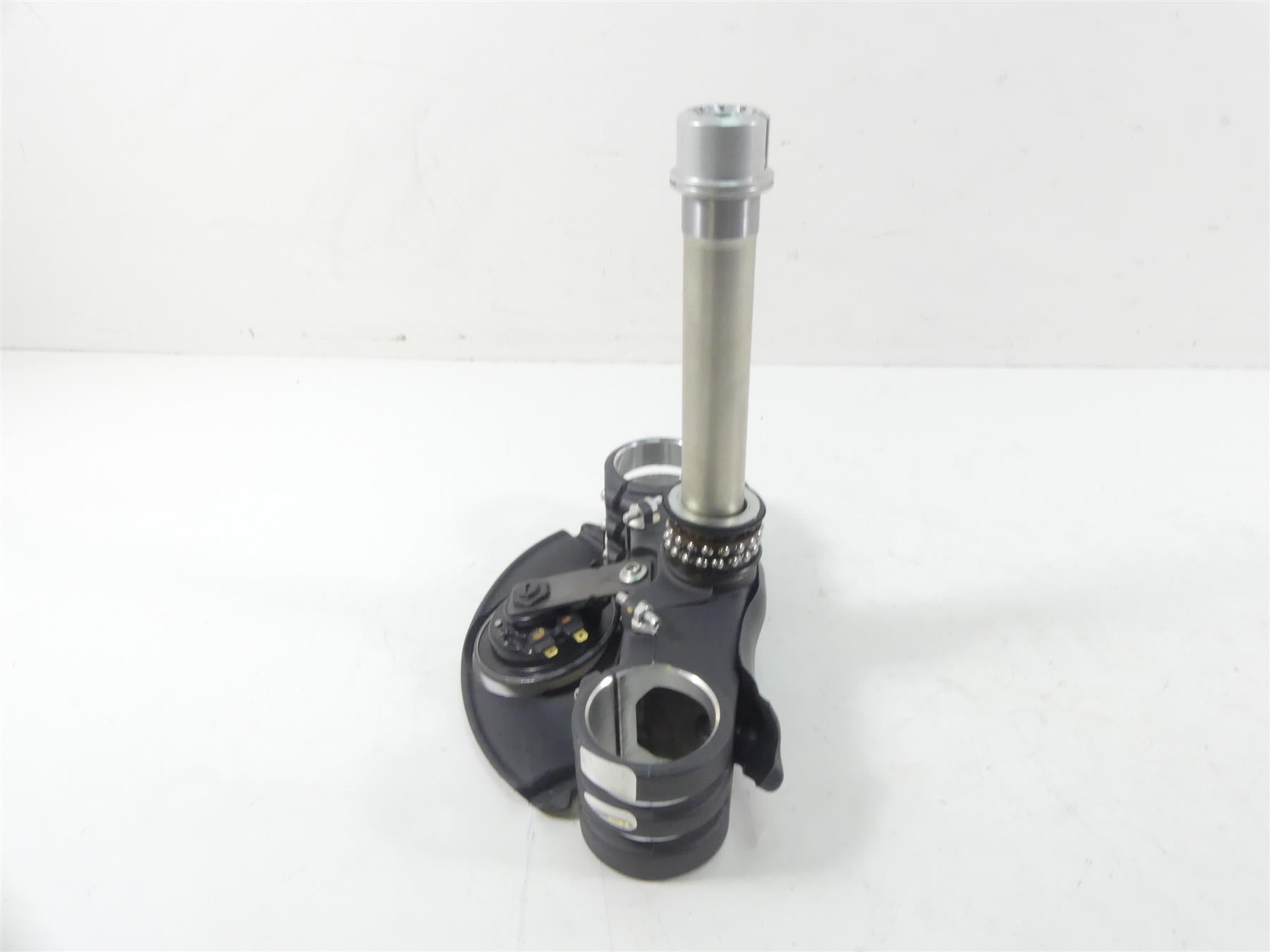 2020 Ducati Panigale V2 Lower Triple Tree Steering Clamp 58mm 342P0691AA {{ shop.shopifyCountryName }} - Mototech271