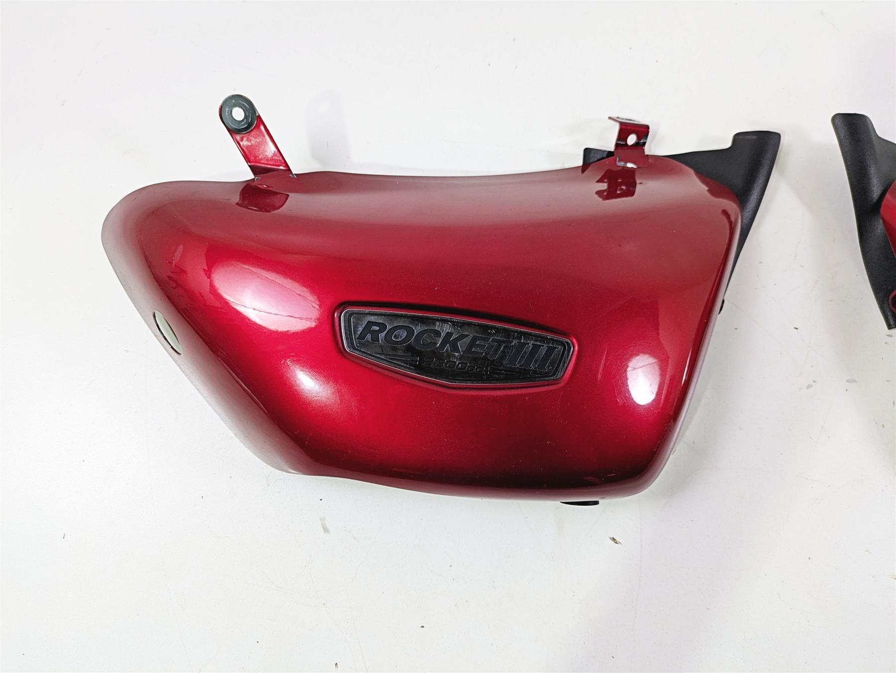 2006 Triumph Rocket 3 Main Side Cover Fairing Panel Set - Read T2301832 T2301833 {{ shop.shopifyCountryName }} - Mototech271