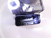 Load image into Gallery viewer, 2017 Triumph Daytona 675R Abs Brake Module Module T2021488
