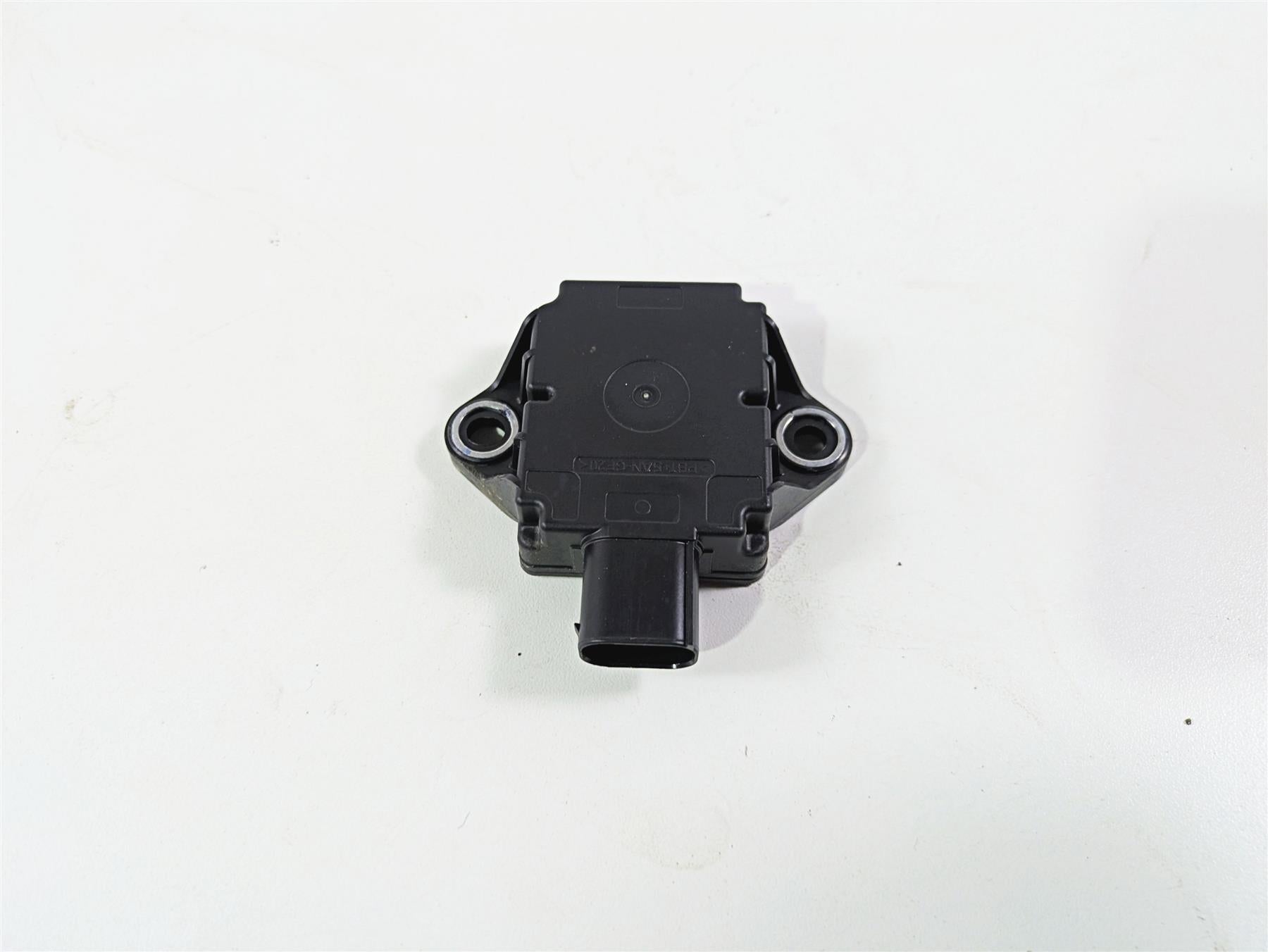 2024 Triumph Tiger 900 GT Lean Angle Fall Tilt Sensor T2508035 {{ shop.shopifyCountryName }} - Mototech271