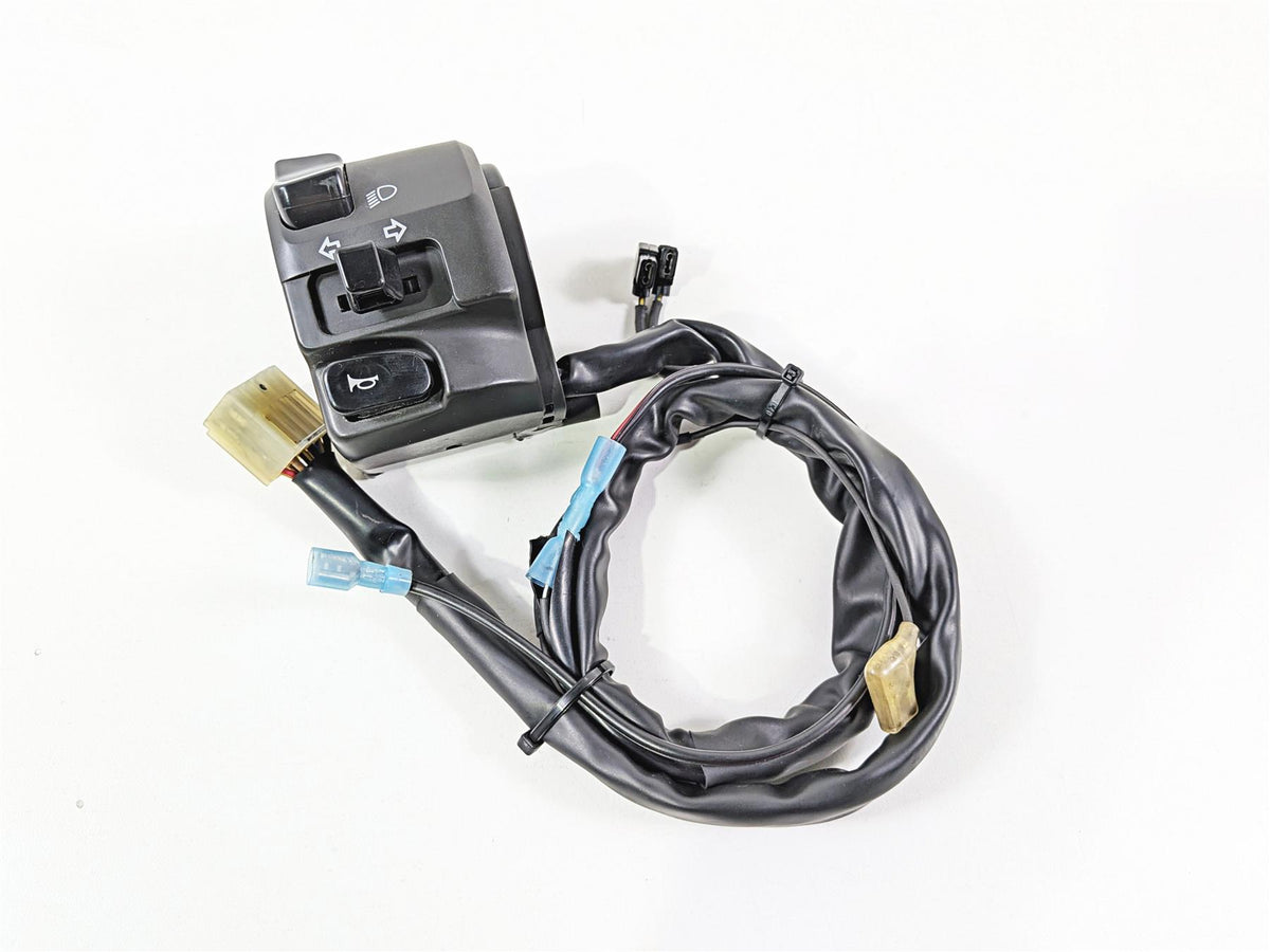 2008 Yamaha YZF R1 RN19 Left Hand Control Switch Light Blinker 4C8-83973-00-00 {{ shop.shopifyCountryName }} - Mototech271