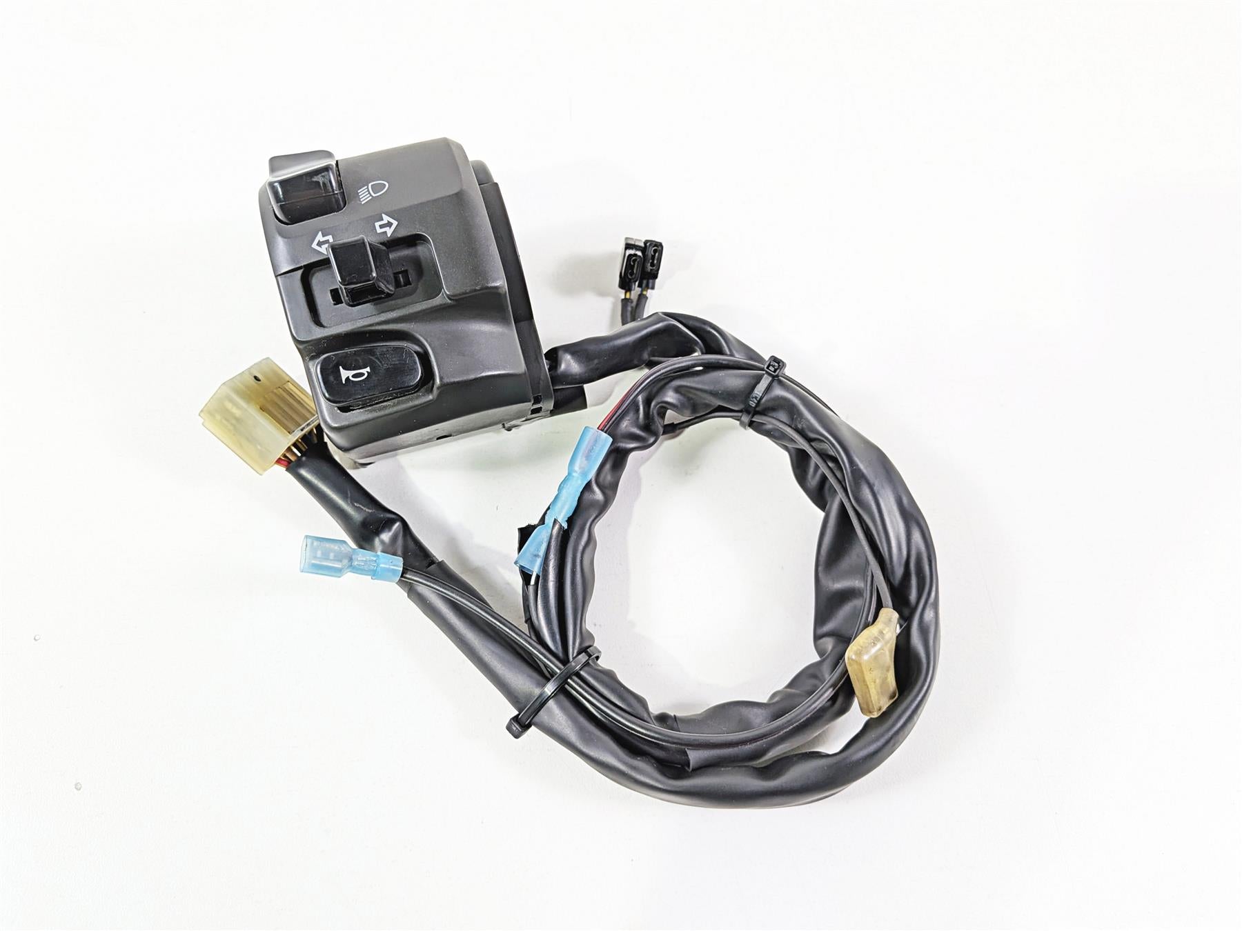 2008 Yamaha YZF R1 RN19 Left Hand Control Switch Light Blinker 4C8-83973-00-00 {{ shop.shopifyCountryName }} - Mototech271