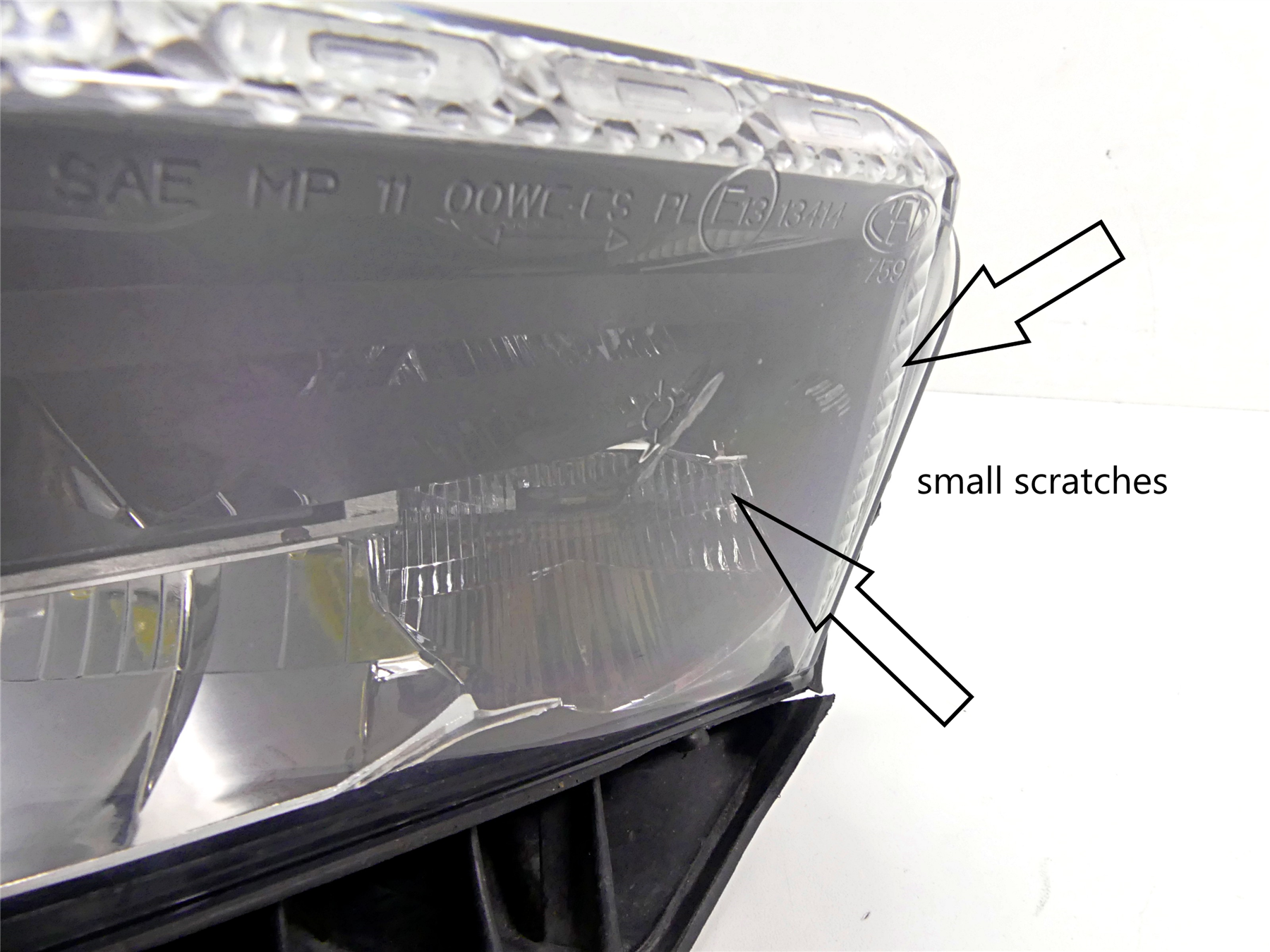 2012 Ducati Panigale 1199S Headlight Head Light Lamp lens -Read 52010222B {{ shop.shopifyCountryName }} - Mototech271
