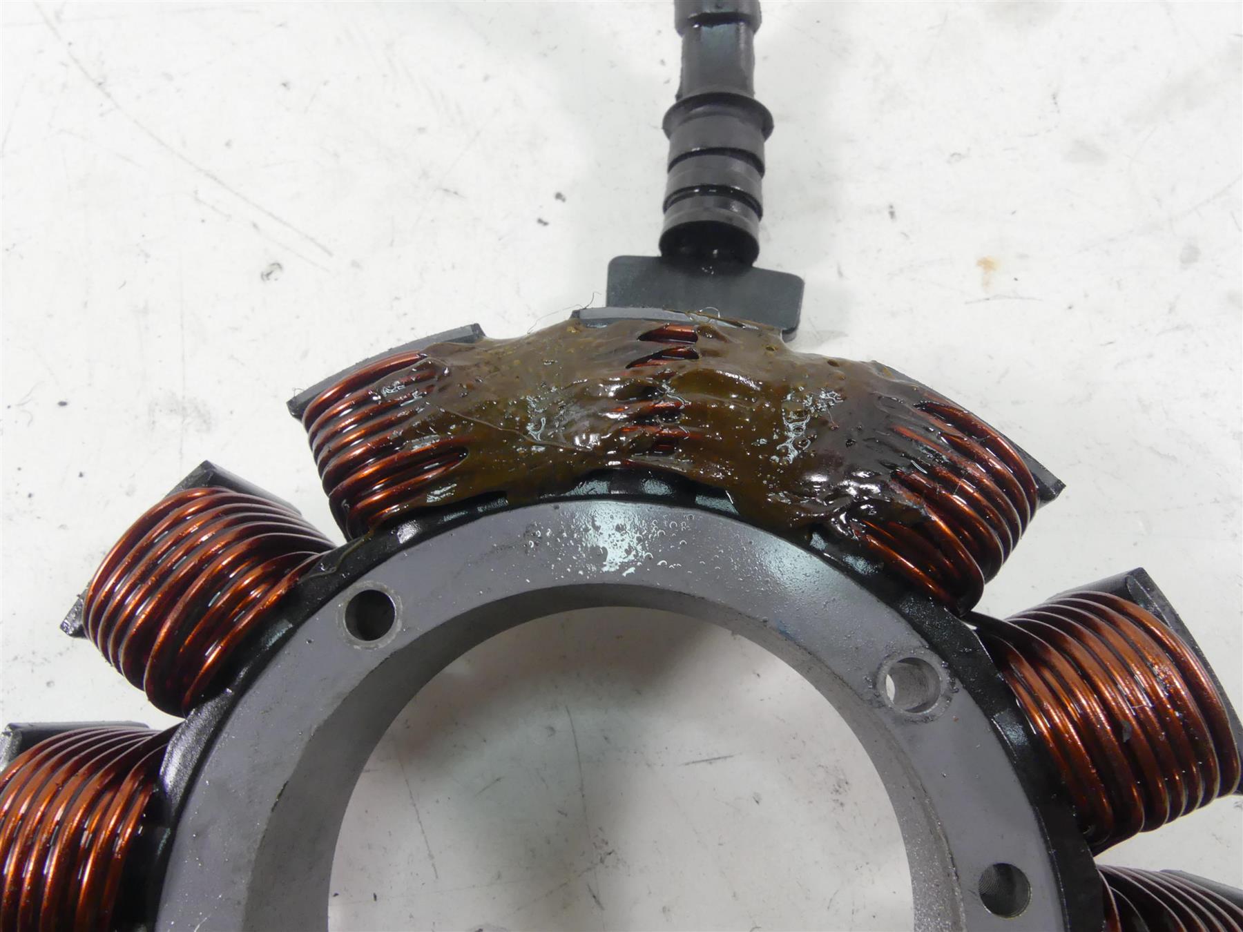 2005 Harley Touring CVO FLHTCSE Electra Glide Stator Alternator 29987-02 {{ shop.shopifyCountryName }} - Mototech271