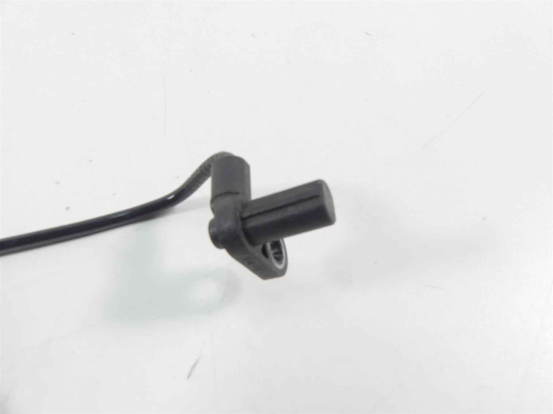 2020 Triumph Speed Triple RS 1050 Rear Abs Brake Wheel Speed Sensor T2021672 {{ shop.shopifyCountryName }} - Mototech271