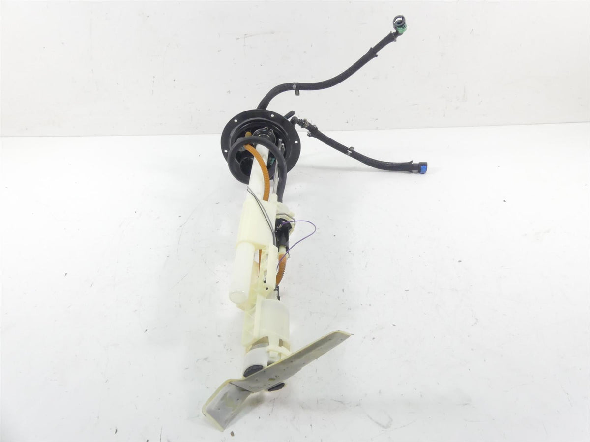2012 Harley VRSCF Muscle Rod Fuel Gas Petrol Pump - Tested 75310-07 {{ shop.shopifyCountryName }} - Mototech271