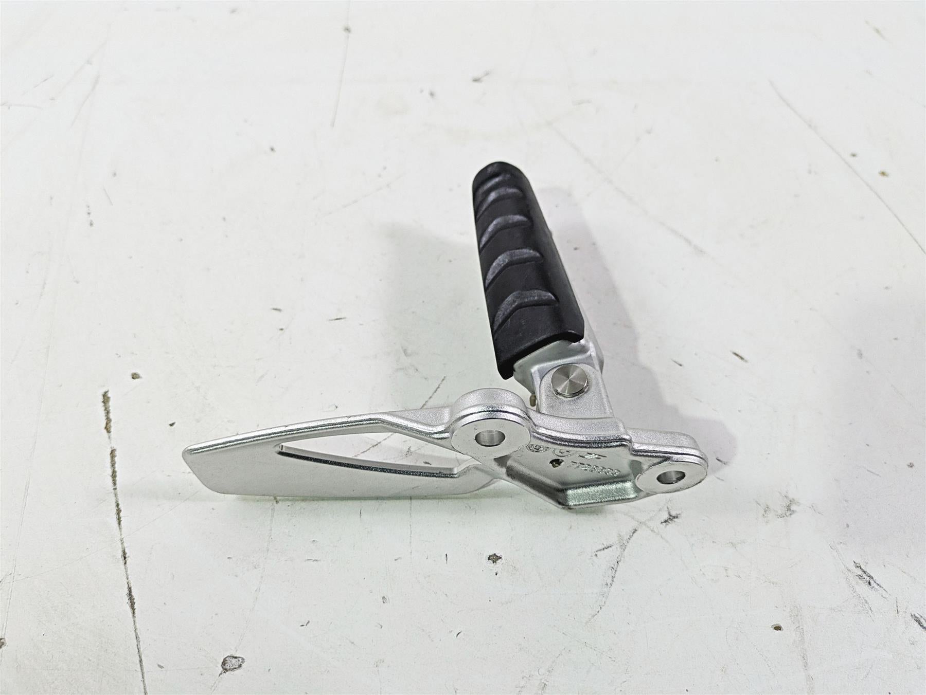 2015 BMW R nineT K21 Left Driver Rider Footpeg Foot Peg Rest 46717671077 {{ shop.shopifyCountryName }} - Mototech271