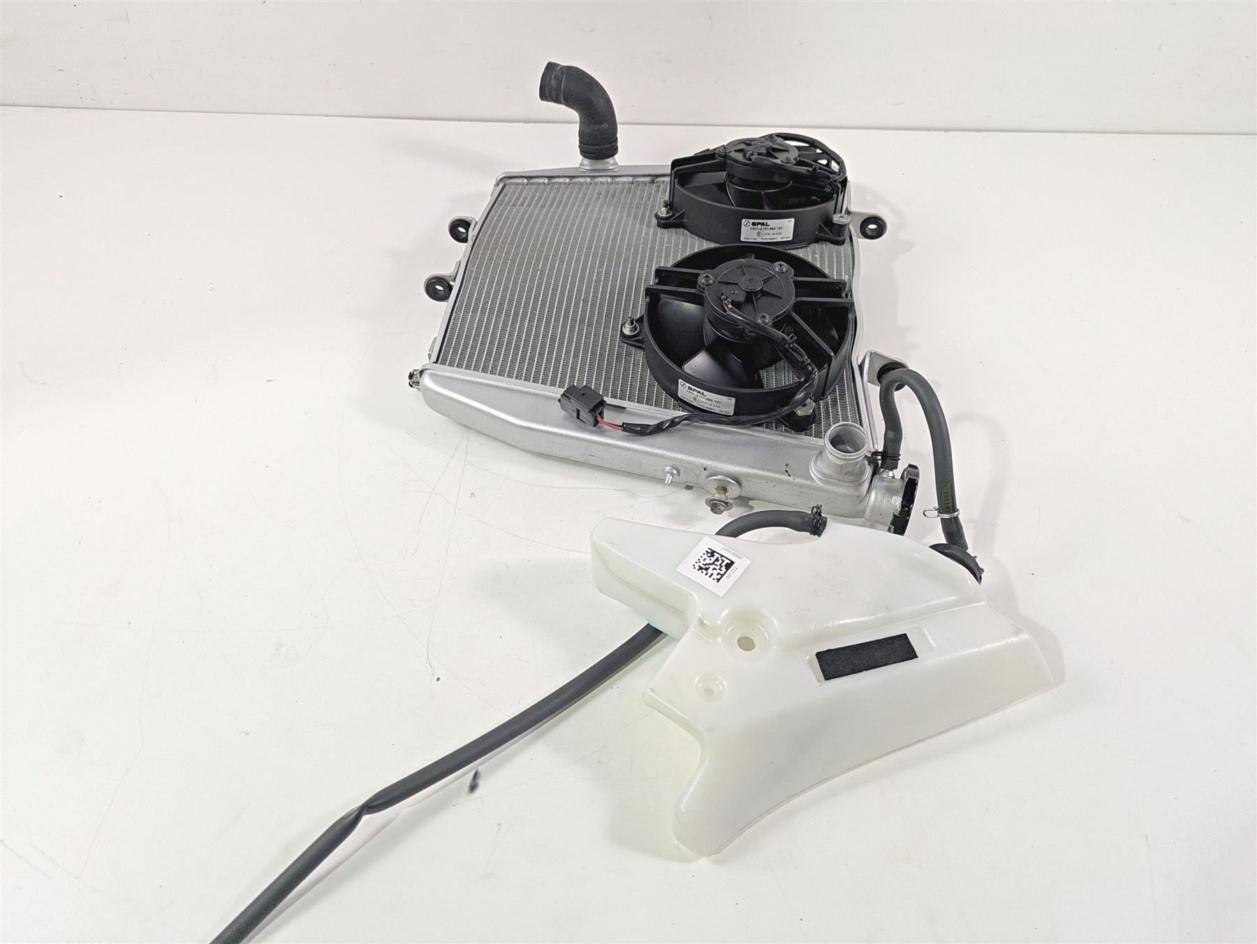 2017 Aprilia RSV 1100 Tuono V4 Factory Radiator Fan Reservoir Set -Read 2B003834 {{ shop.shopifyCountryName }} - Mototech271