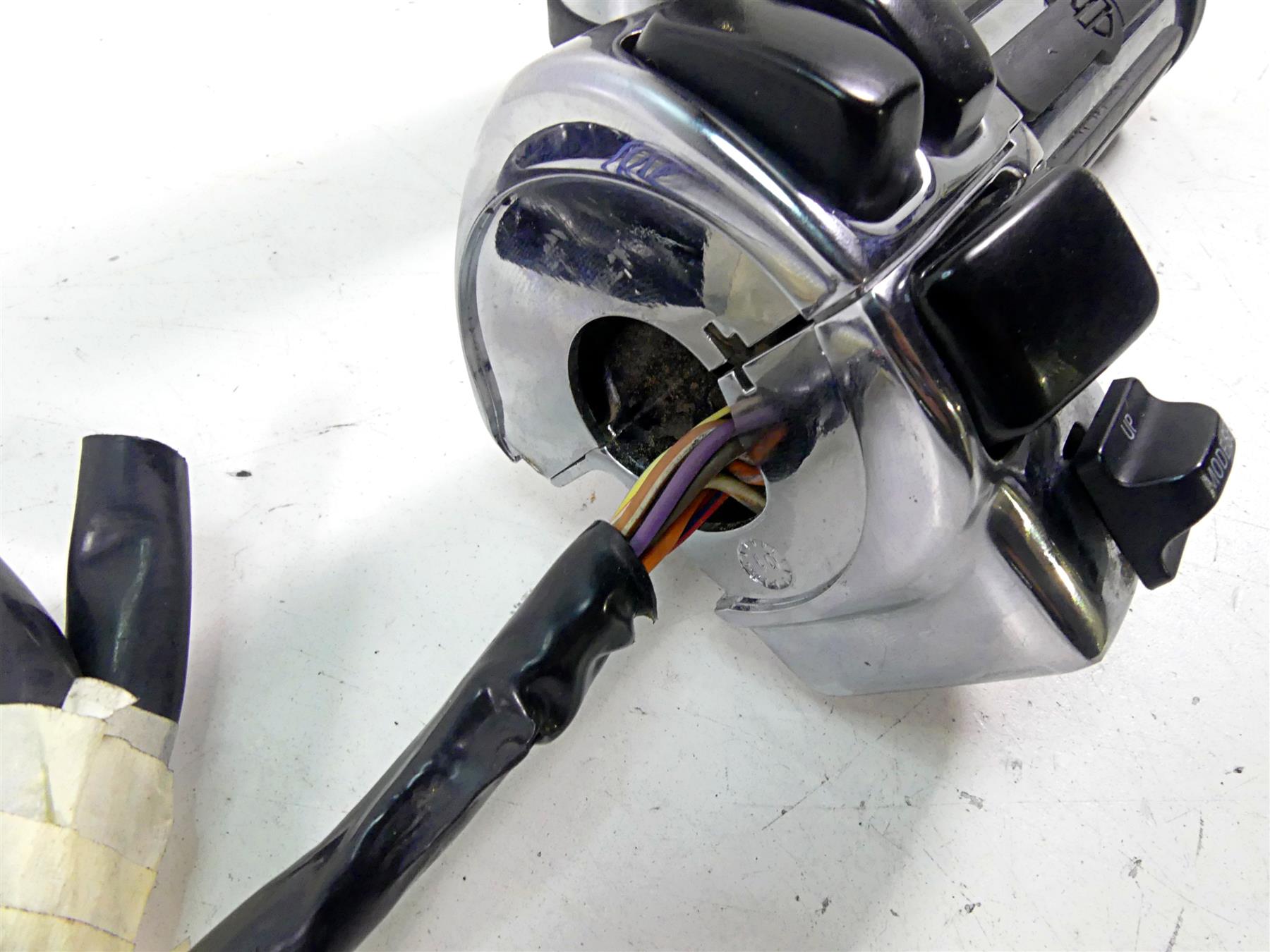 2002 Harley Touring FLHTC Electra Glide Chrome Hand Control Switch Set 71685-06A {{ shop.shopifyCountryName }} - Mototech271