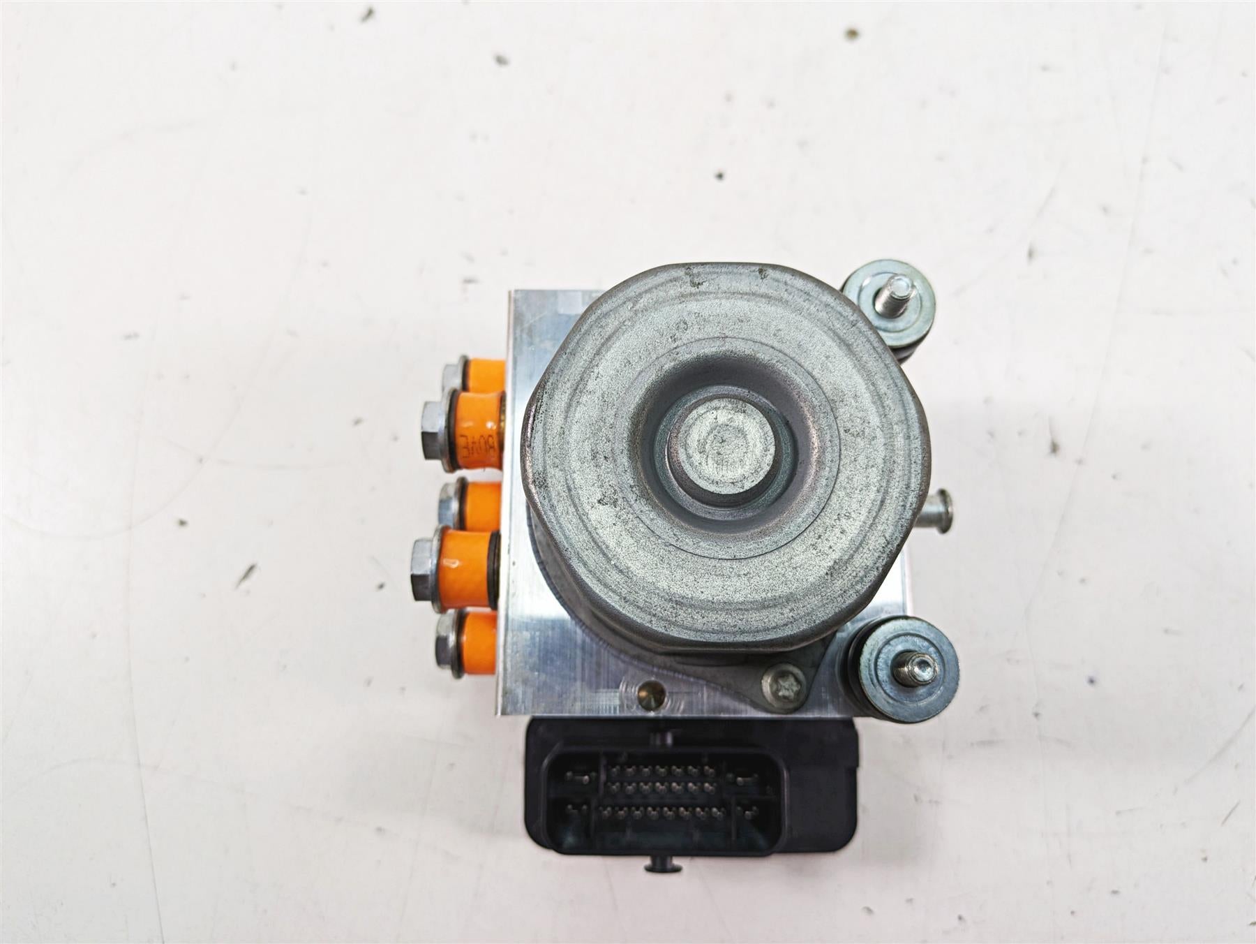 2015 Harley Touring FLHXS Street Glide Abs Brake Pump Module 41100013A {{ shop.shopifyCountryName }} - Mototech271