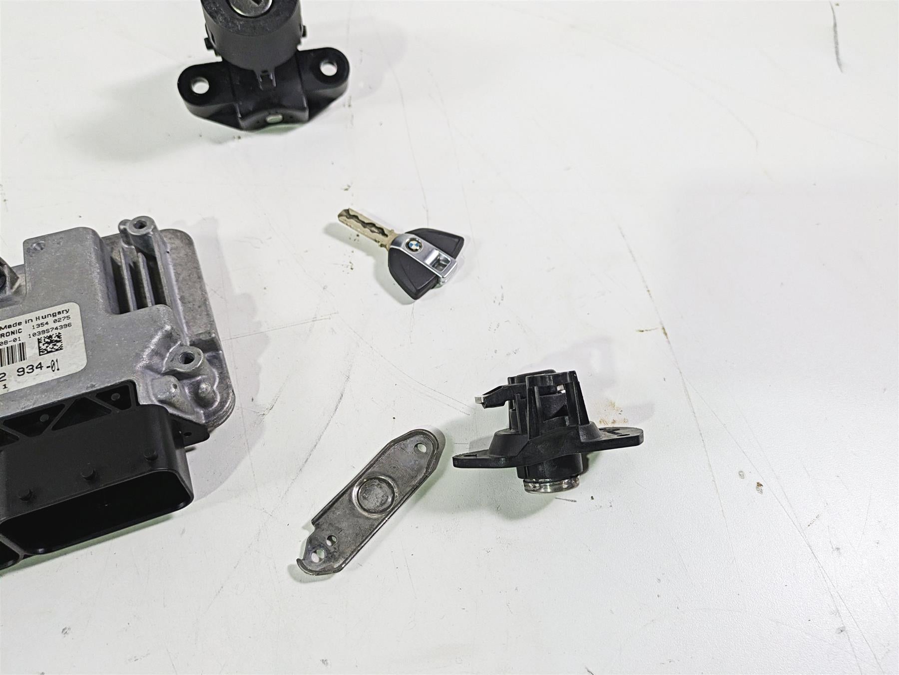 2016 BMW S1000RR K46 Cdi Ignition Switch Set Immobilizer 13618552934 51258540948 {{ shop.shopifyCountryName }} - Mototech271