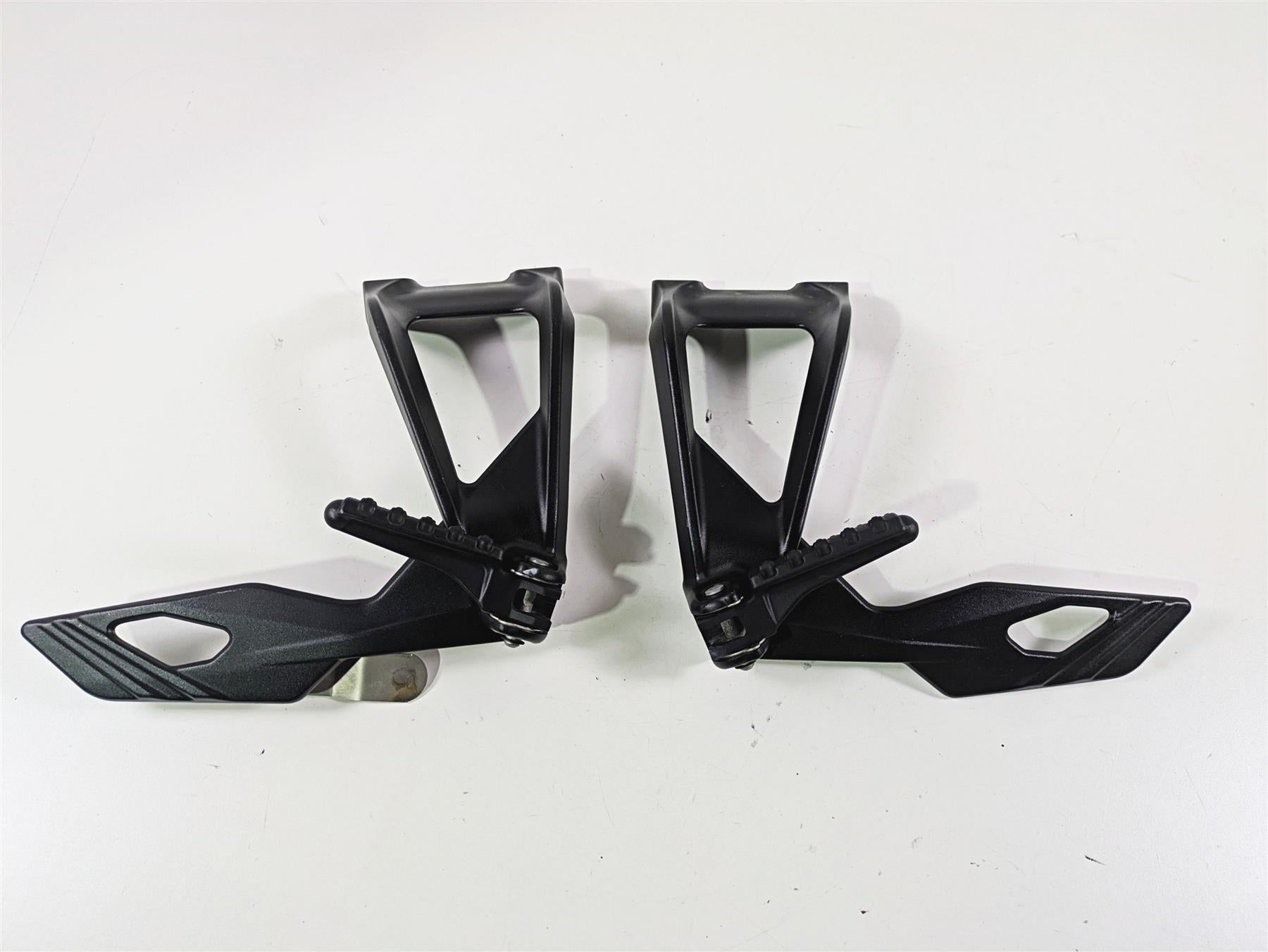 2017 KTM 1290 Super Duke GT Rear Passenger Footpeg 6140304800033S 6140304900033S