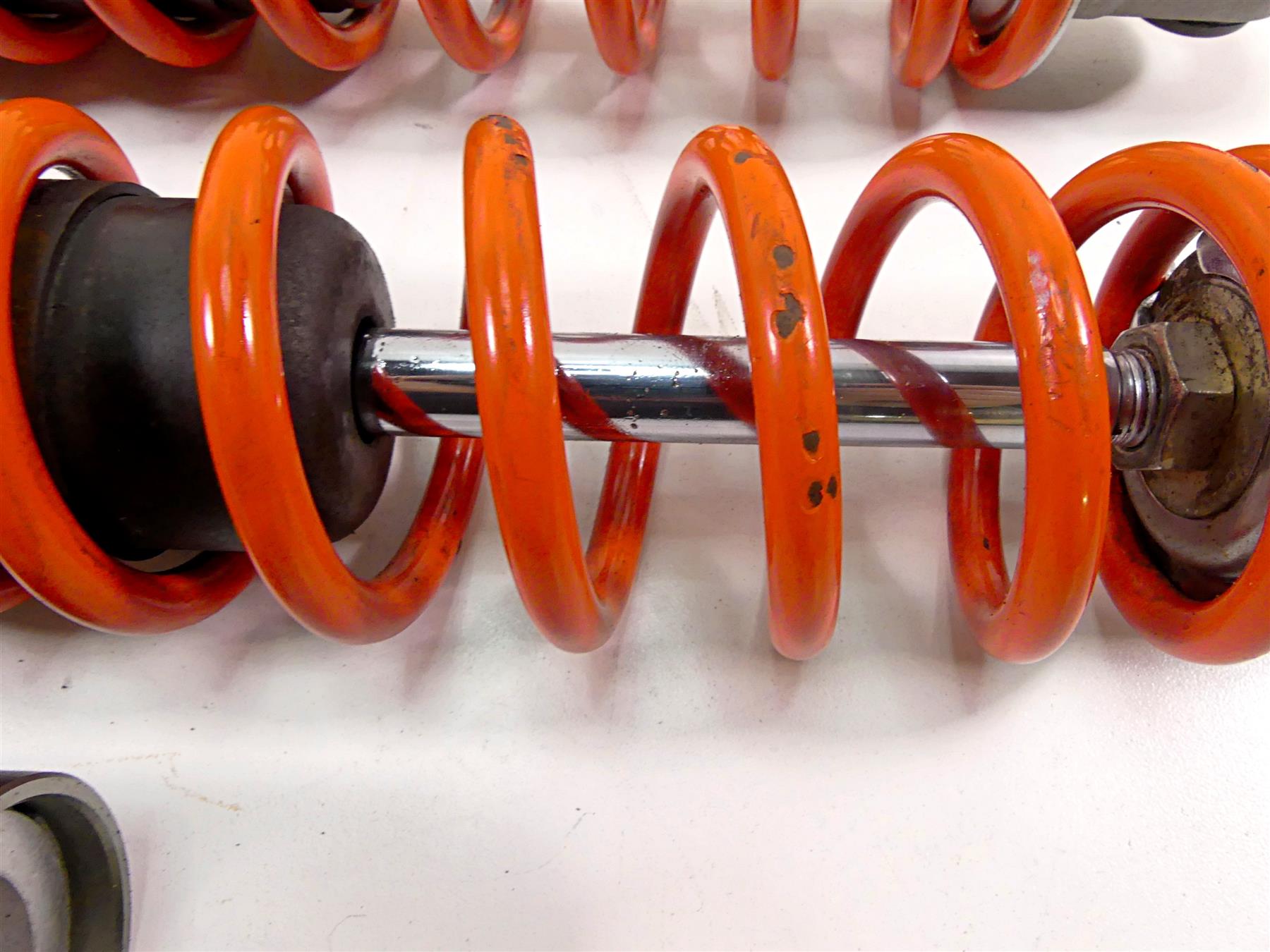 2009 Harley XR1200 Sportster Red Rear Shock Damper Absorber Set - Read 54700-10 {{ shop.shopifyCountryName }} - Mototech271