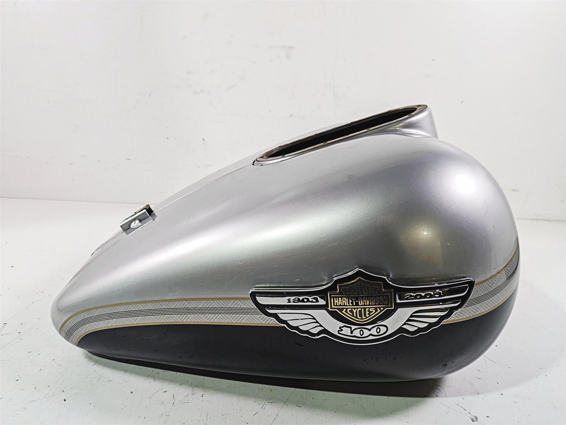 2003 Harley Touring FLHTCUI 100TH E-Glide Fuel Gas Petrol Tank & Emblem 61356-03 {{ shop.shopifyCountryName }} - Mototech271