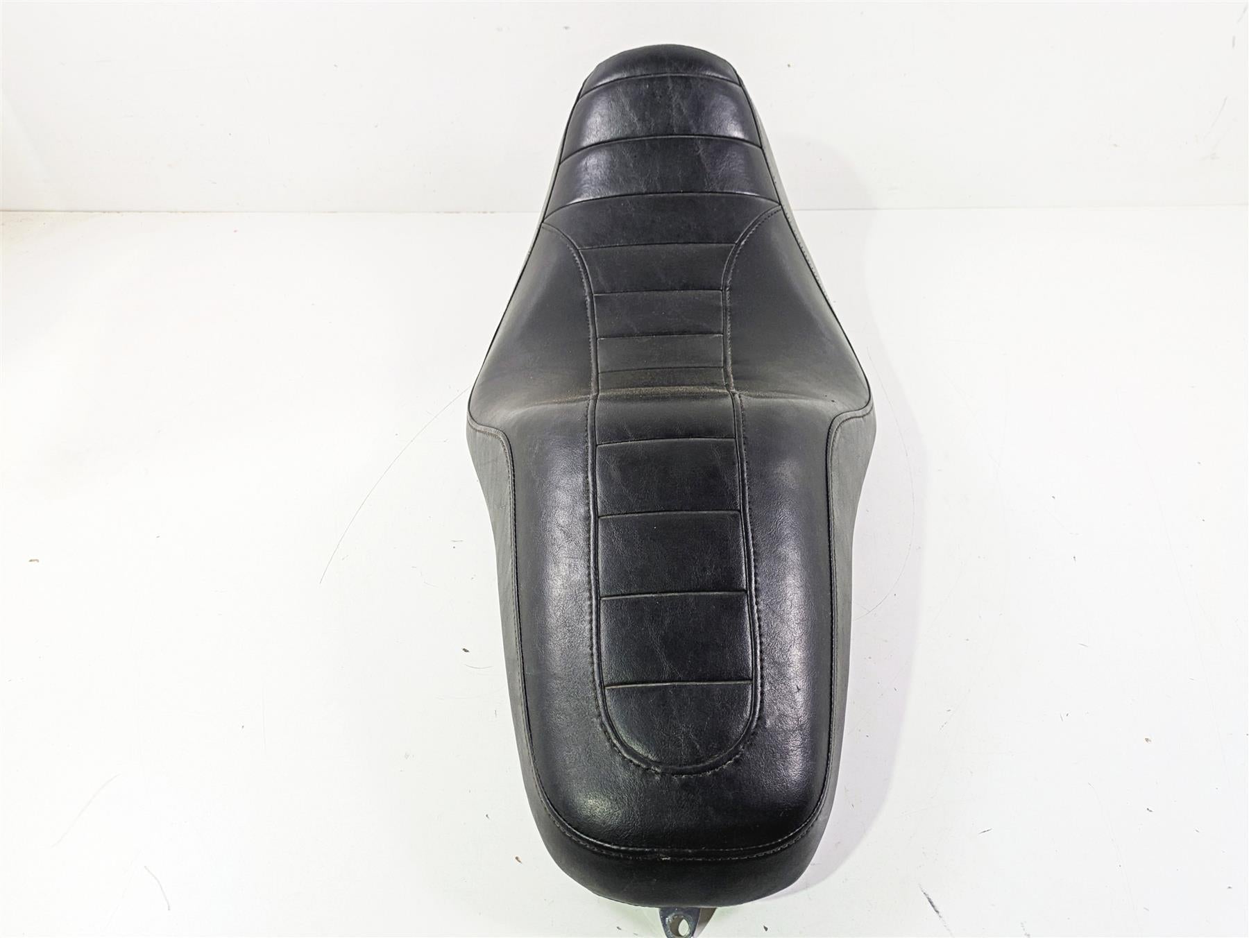 2011 Harley FXDC Dyna Super Glide Seat Saddle 51819-07 {{ shop.shopifyCountryName }} - Mototech271