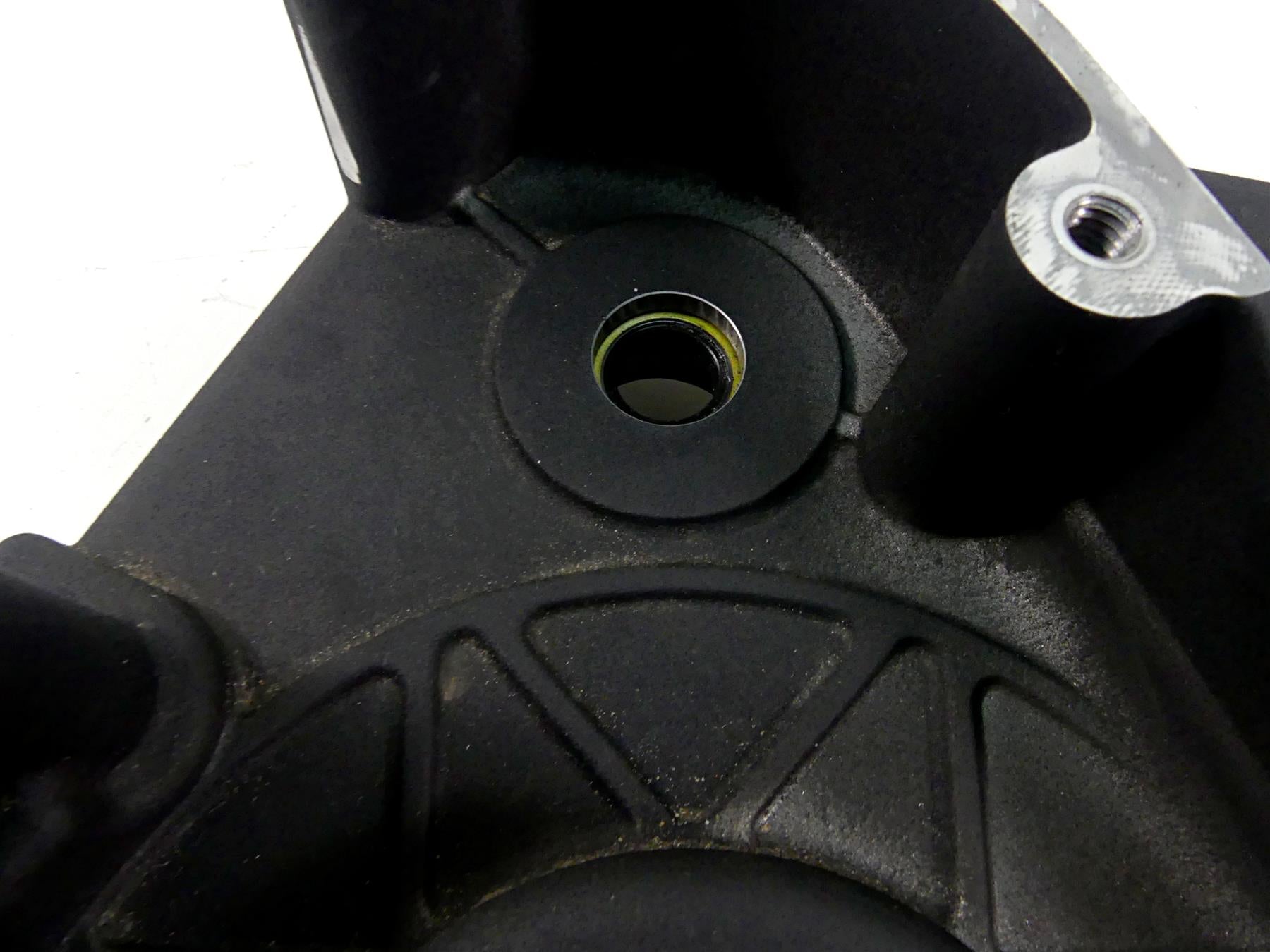 2002 Harley FLSTCI Softail Heritage Inner Primary Drive Clutch Cover 60620-94B {{ shop.shopifyCountryName }} - Mototech271