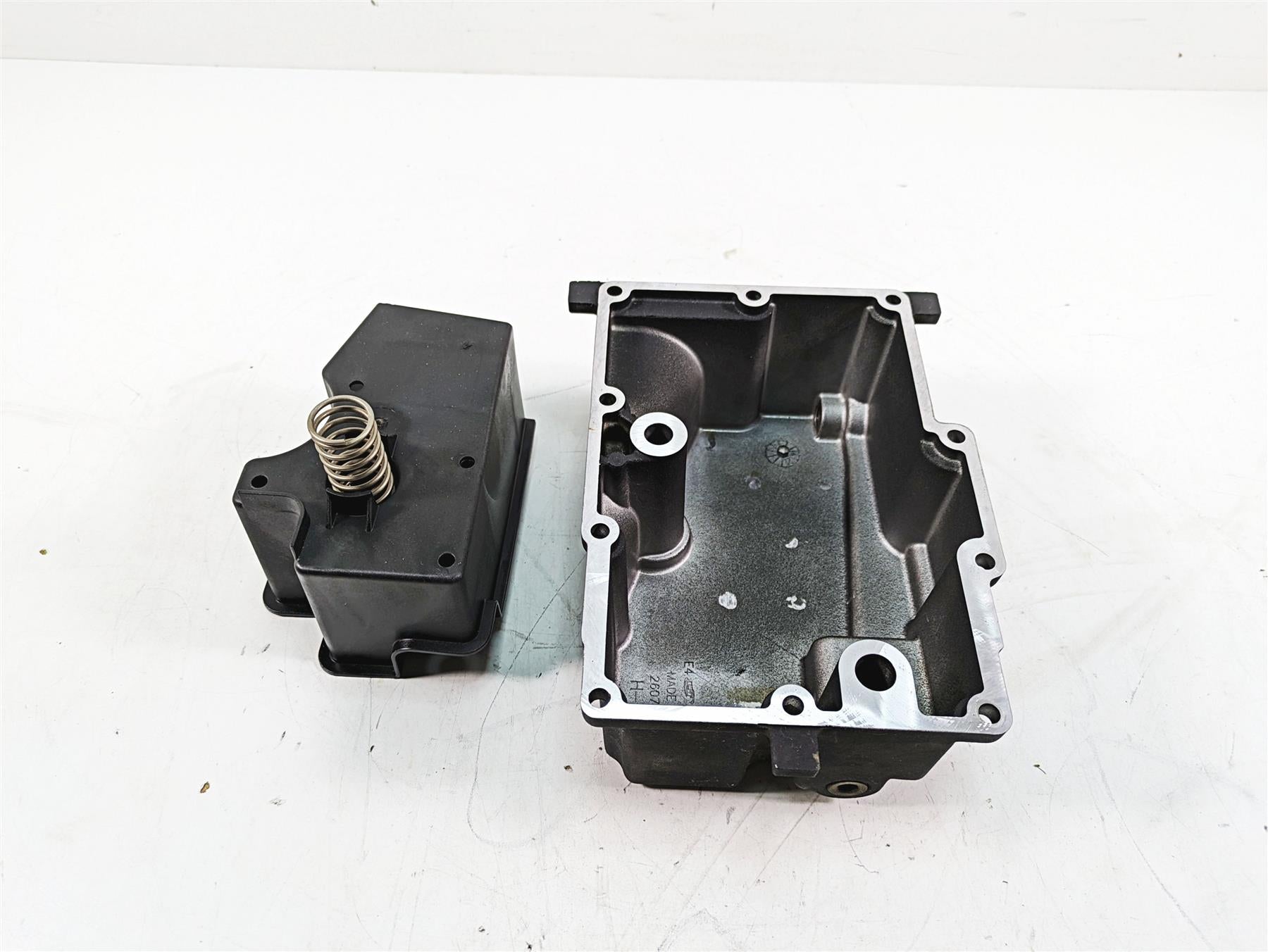 2015 Harley FXDL Dyna Low Rider Transmission Oil Pan Bottom Baffle Tray 26071-02 {{ shop.shopifyCountryName }} - Mototech271