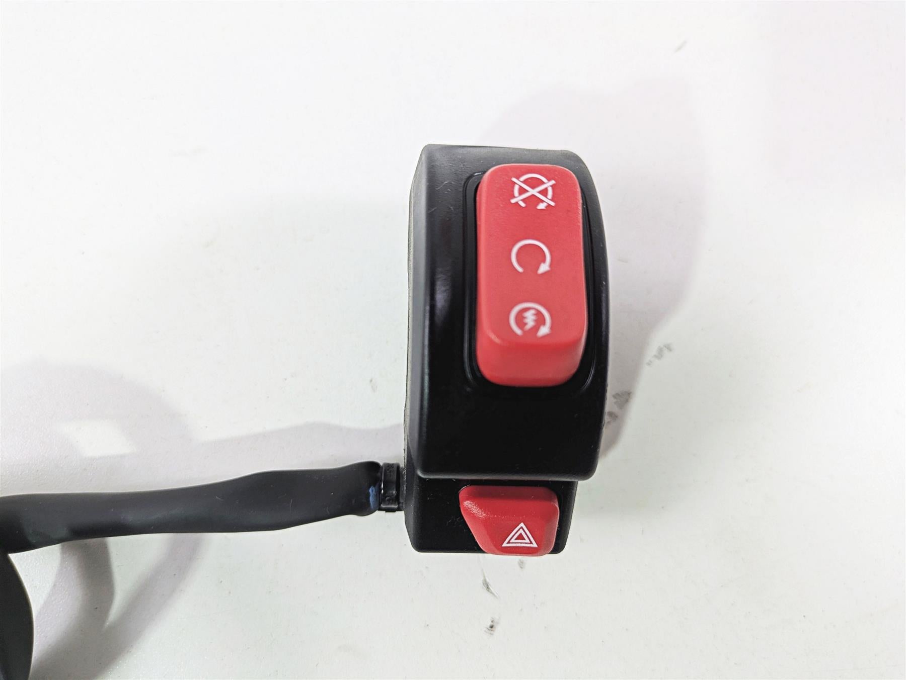 2024 Triumph Street Triple 765 R Right Hand Start Stop Control Switch T2043559 {{ shop.shopifyCountryName }} - Mototech271