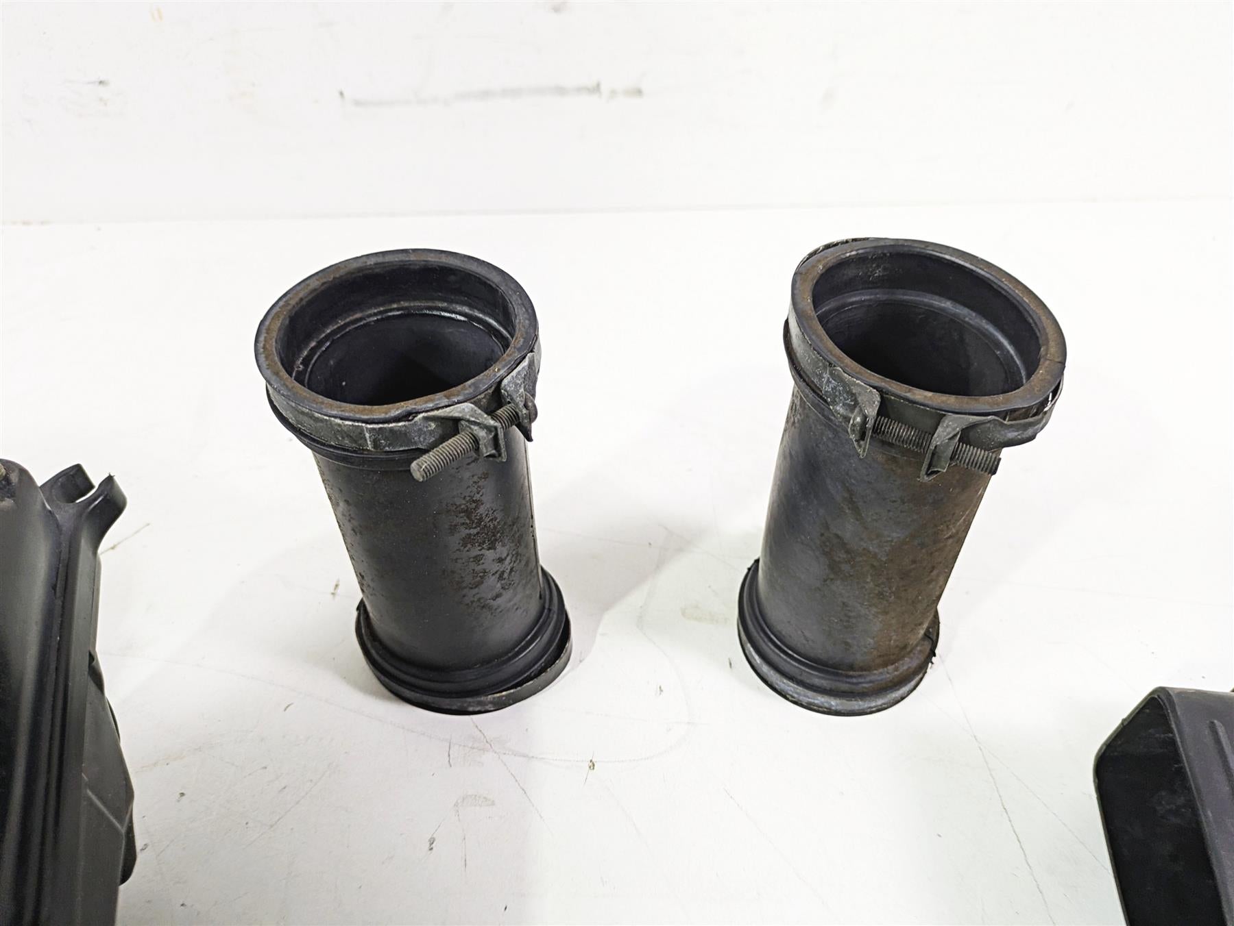 2004 Yamaha XVZ1300 Royal Star Air Box Cleaner Breather Set 4XY-1442A-00-00 {{ shop.shopifyCountryName }} - Mototech271
