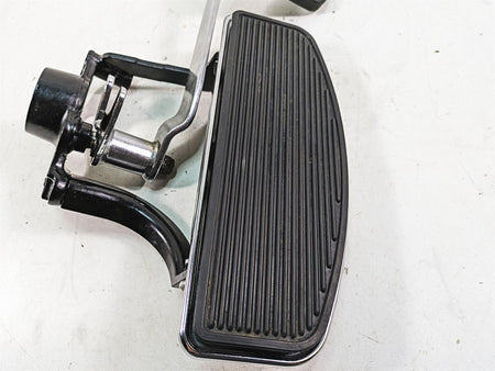 2010 Harley Touring FLHTCU Electra Glide Right Floorboard + Brake Pedal 50621-06 {{ shop.shopifyCountryName }} - Mototech271