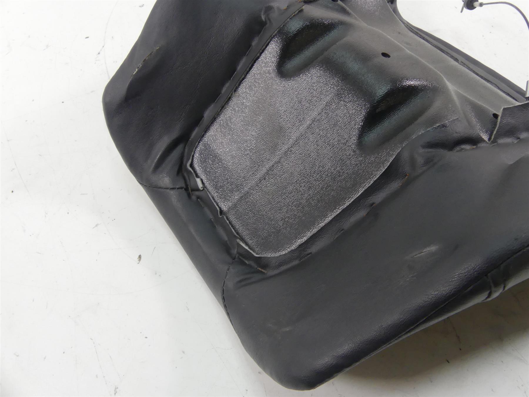 2012 Harley VRSCF Muscle Rod Front Rider Driver Seat Saddle - No Tears 52433-09 {{ shop.shopifyCountryName }} - Mototech271