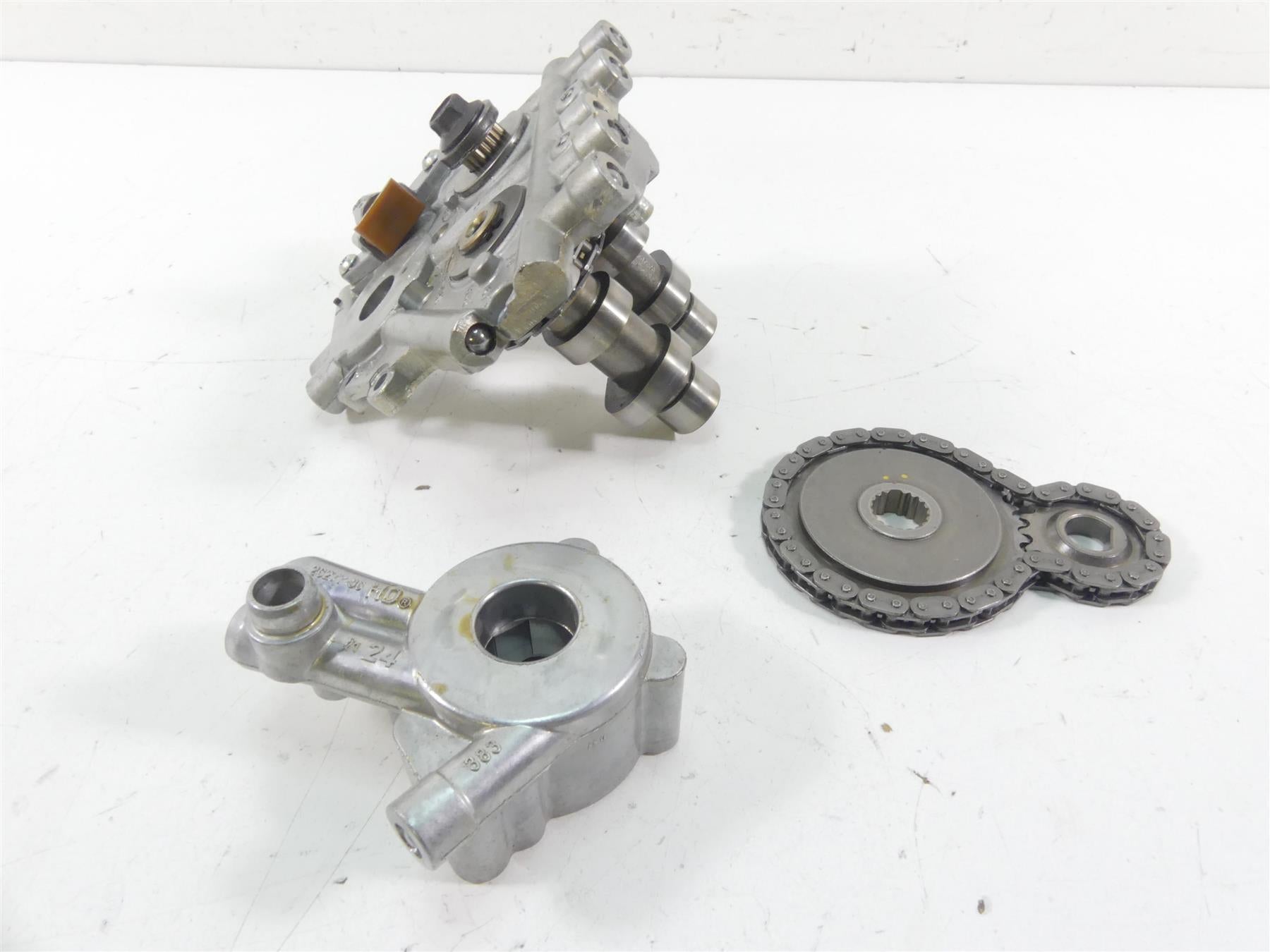 2015 Harley FXDF Dyna Fat Bob Camshaft Cam Shaft Plate Oil Pump Set 25358-06A {{ shop.shopifyCountryName }} - Mototech271