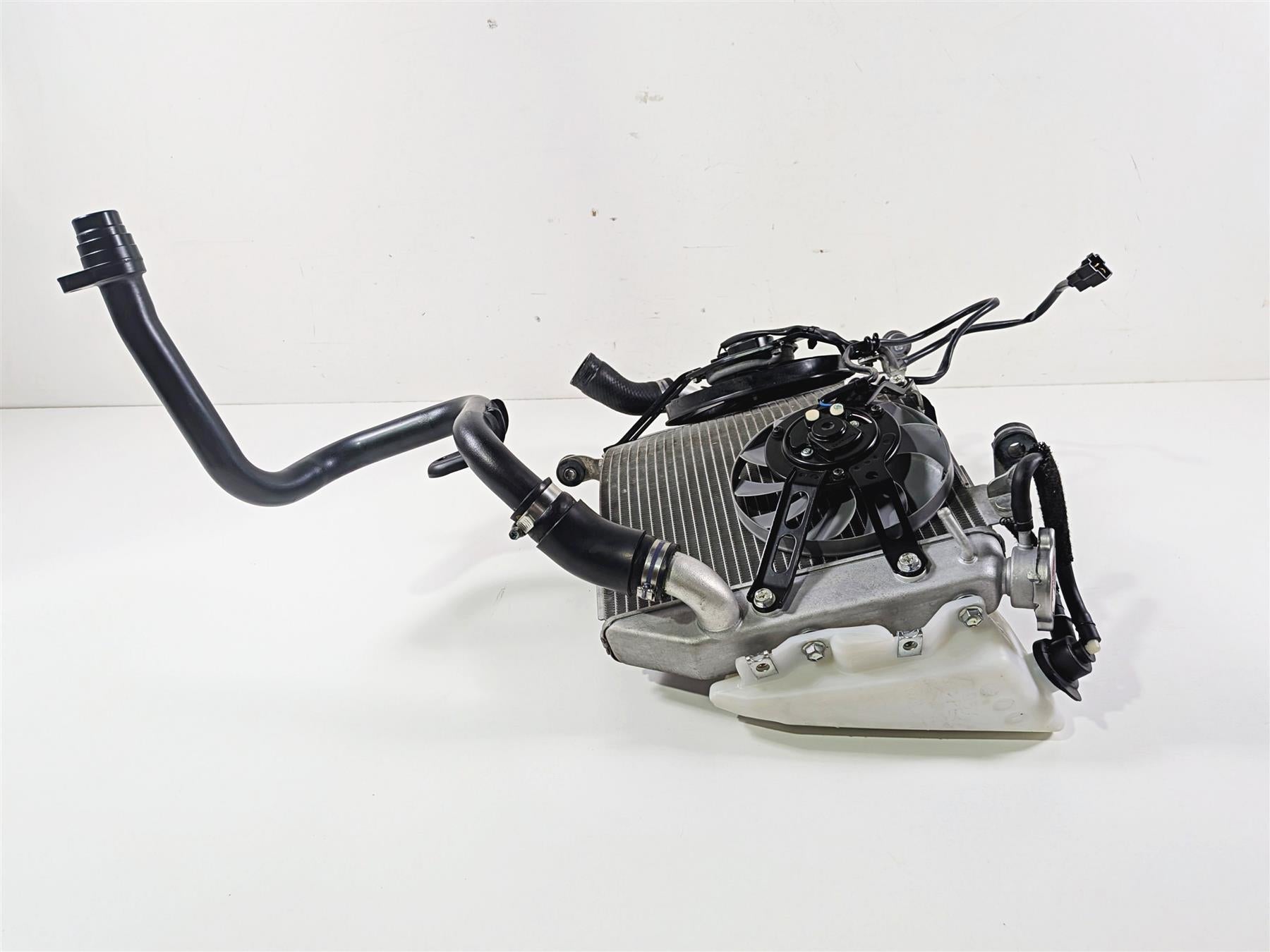 2023 Yamaha MT10 MTN1000 Radiator Fan Reservoir Hoses Set B5Y-12461-00-00 {{ shop.shopifyCountryName }} - Mototech271