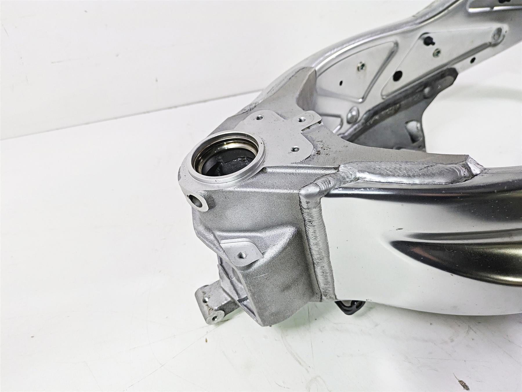 2008 Aprilia RSVR 1000 Factory Straight Main Frame Chassis Silver With Clean Mississippi Title AP8146974 {{ shop.shopifyCountryName }} - Mototech271