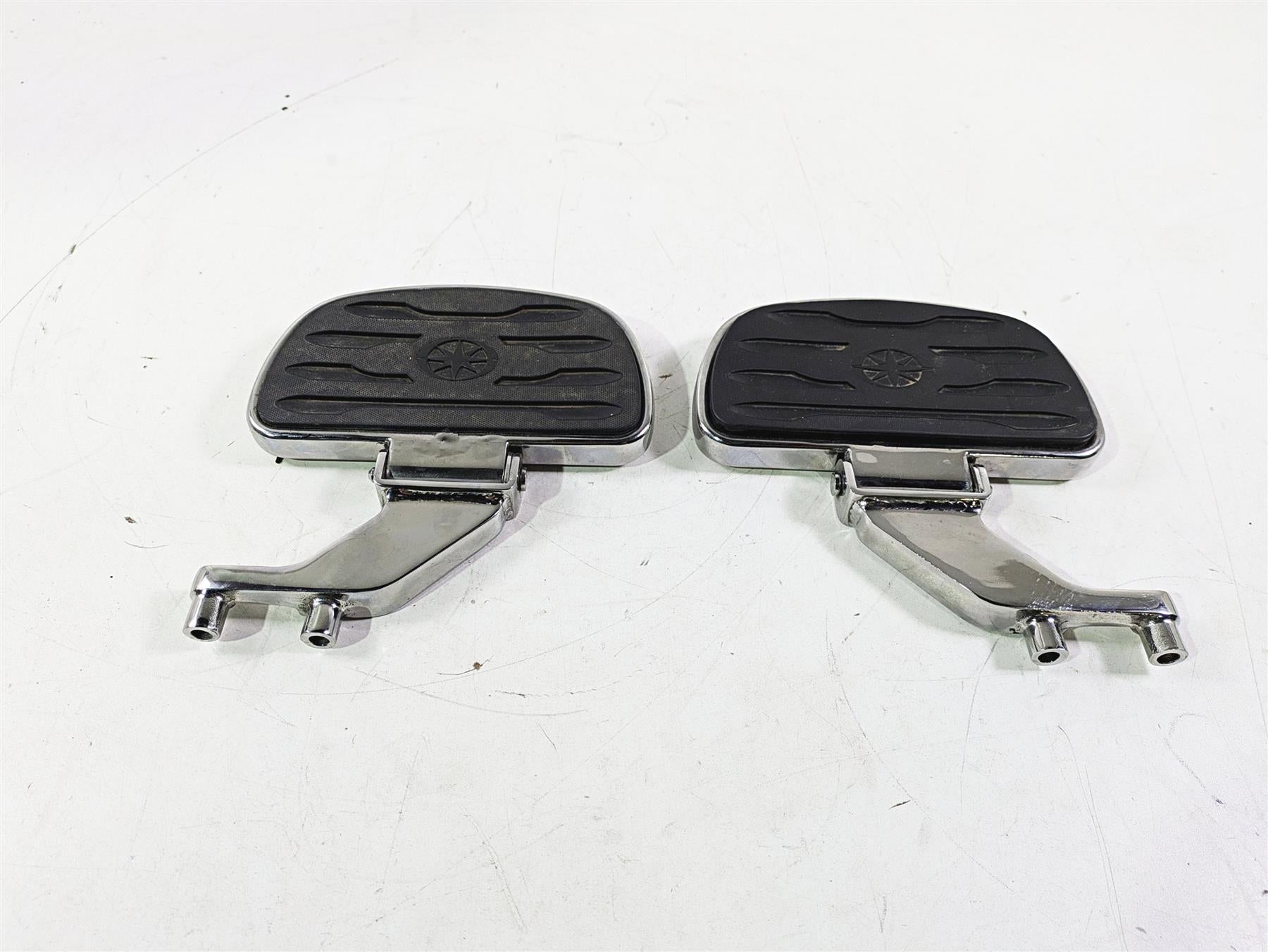 2004 Yamaha XVZ1300 Royal Star Rear Passenger Floorboard Set 4XY-27430-00-00 {{ shop.shopifyCountryName }} - Mototech271