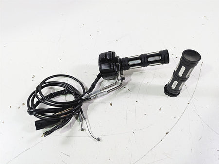 2012 Harley VRSCF Muscle V Rod Right Hand Control Switch - Read 71684-06A {{ shop.shopifyCountryName }} - Mototech271