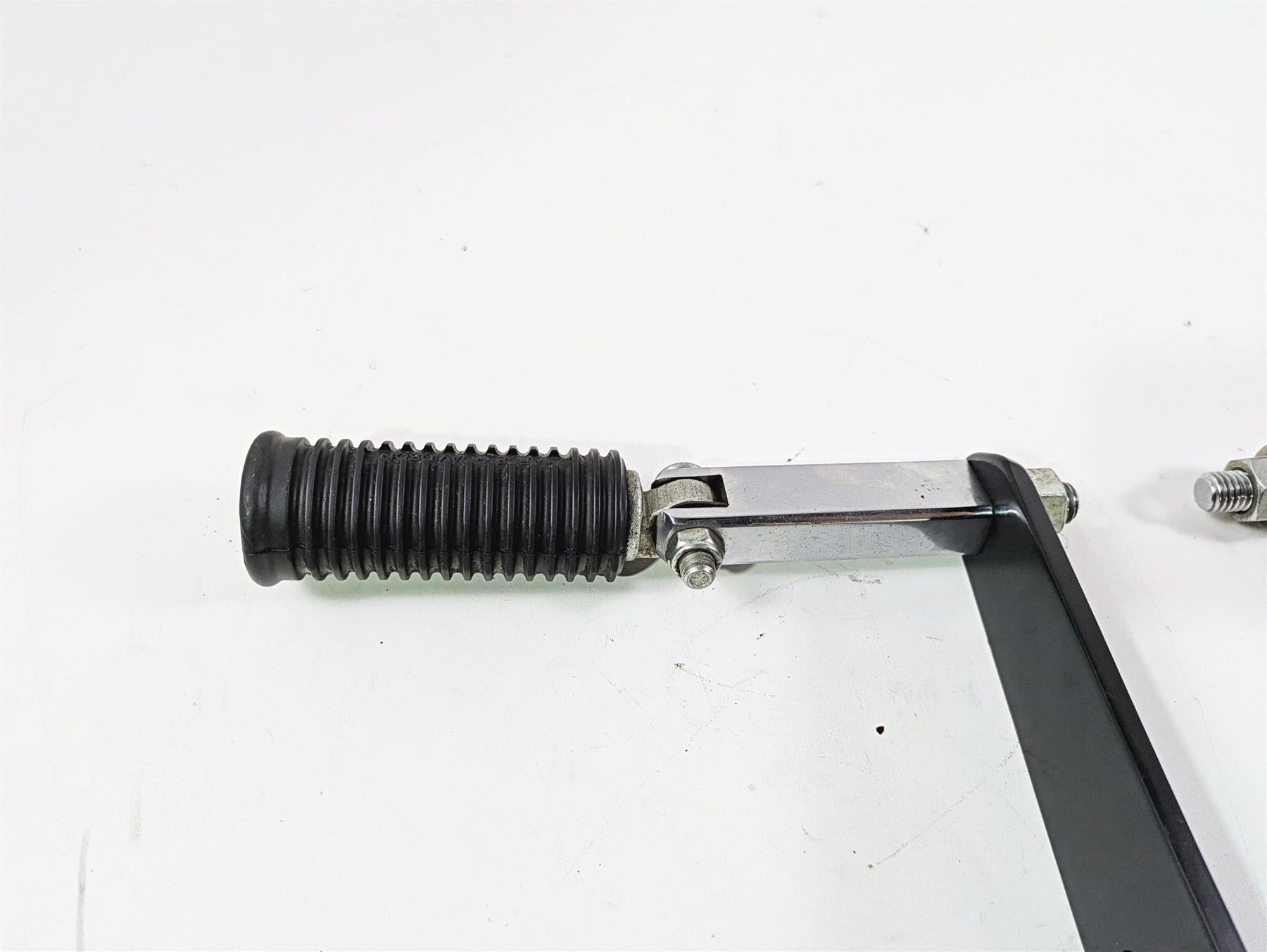 2008 Harley FXDL Dyna Low Rider 105TH Highway Footpeg Rest Set 49354-01 {{ shop.shopifyCountryName }} - Mototech271